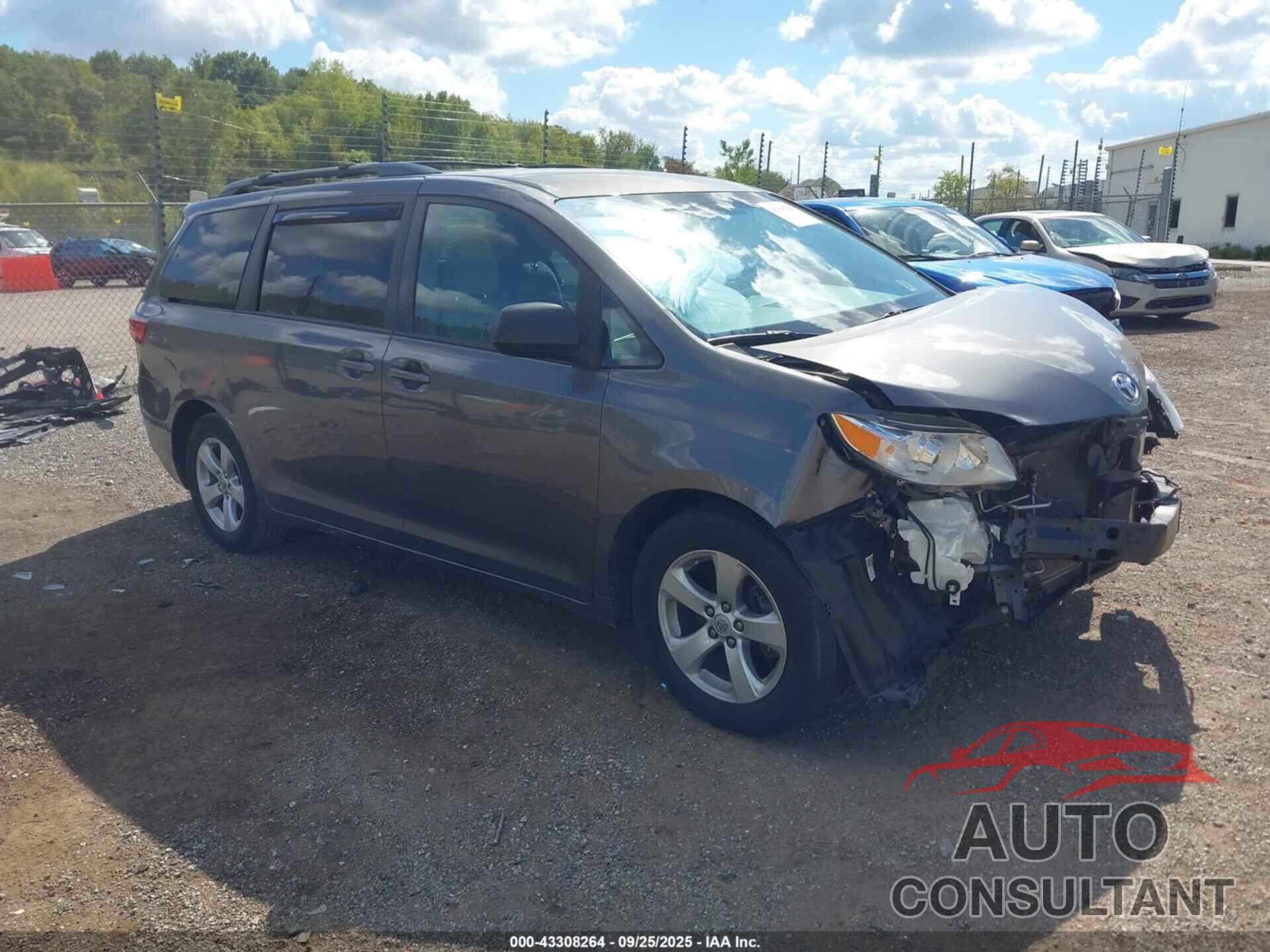 TOYOTA SIENNA 2017 - 5TDKZ3DC7HS768135