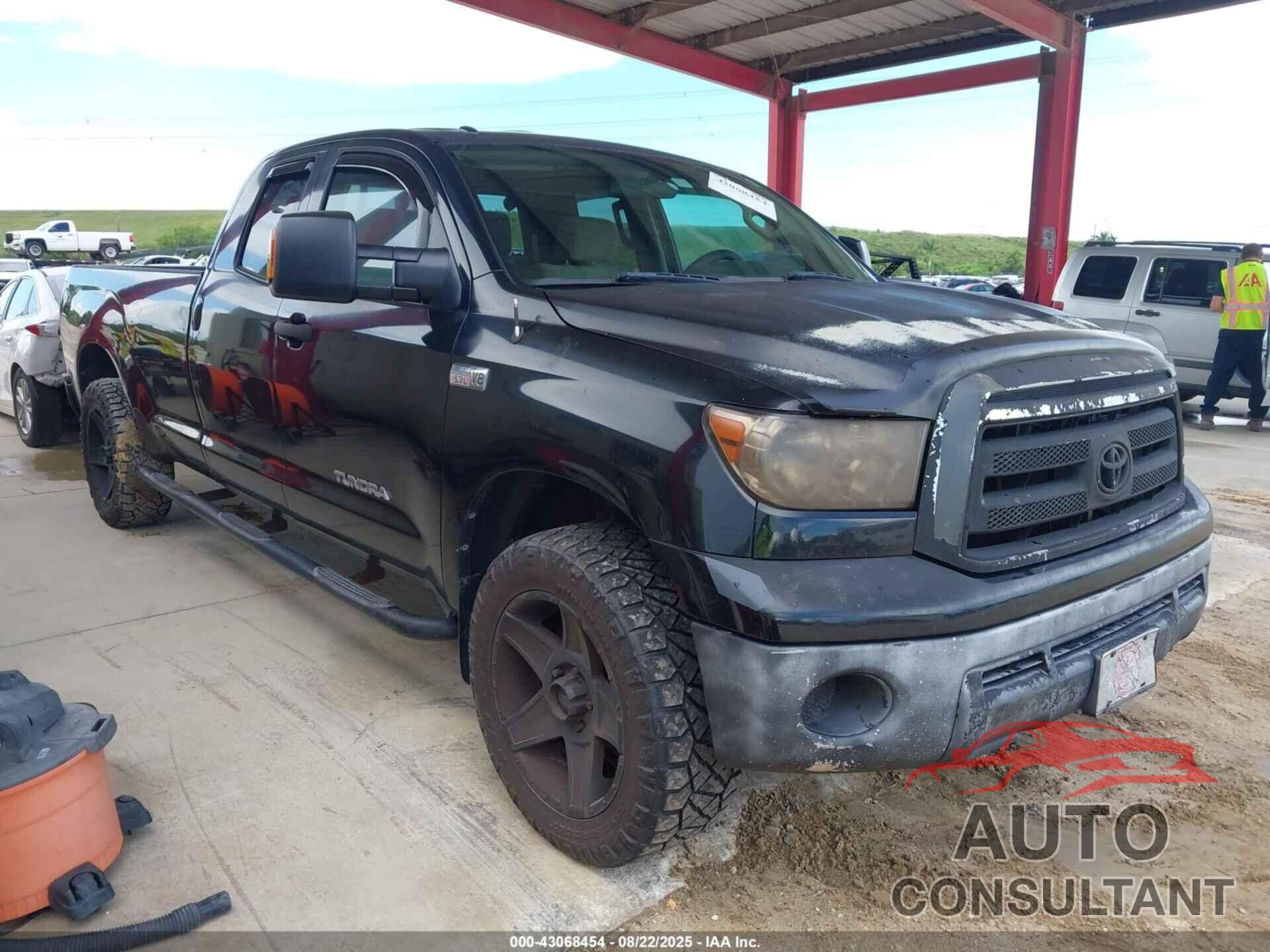 TOYOTA TUNDRA 2011 - 5TFCW5F14BX012333