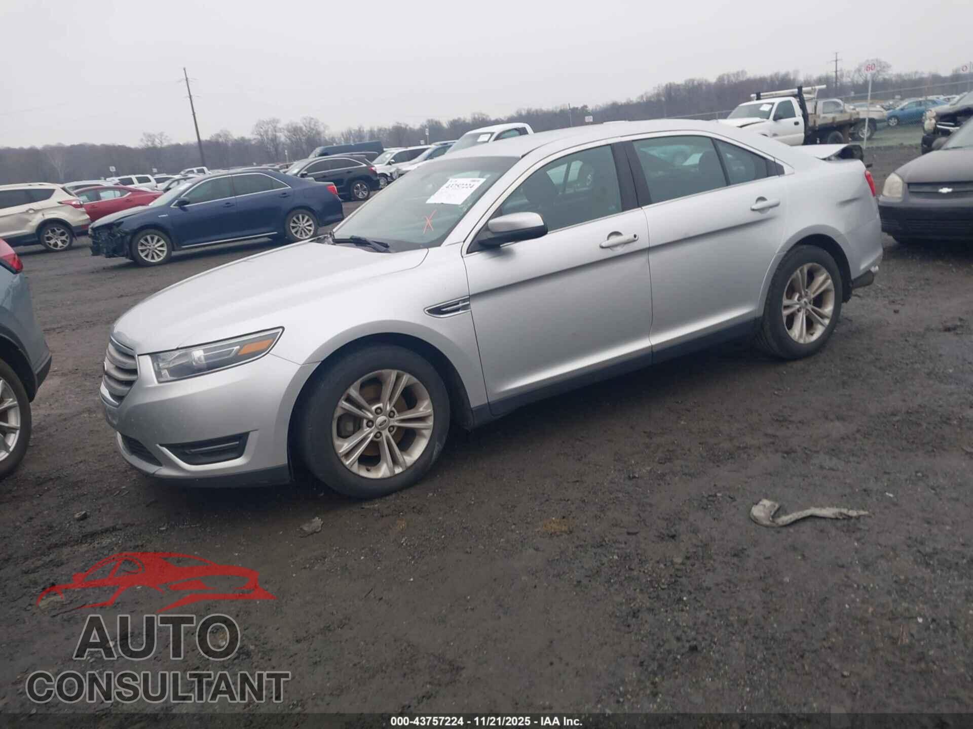 FORD TAURUS 2015 - 1FAHP2E82FG161089