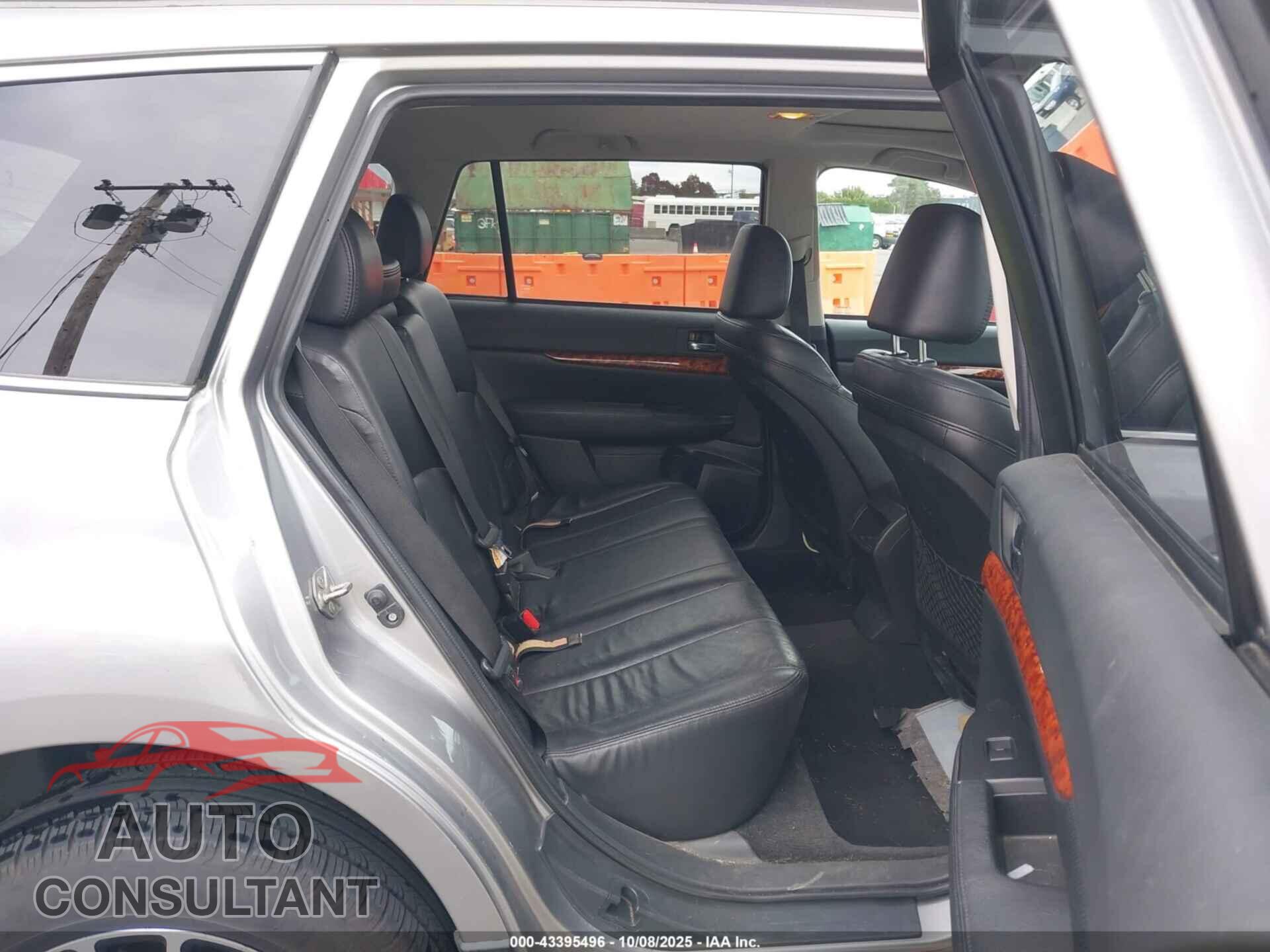 SUBARU OUTBACK 2011 - 4S4BRBLC8B3383327