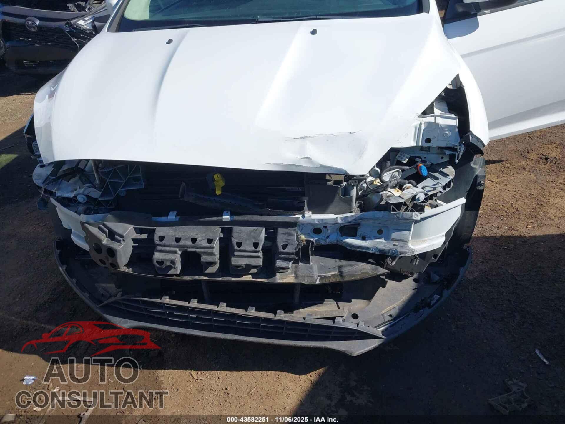 FORD FOCUS 2016 - 1FADP3F26GL257542