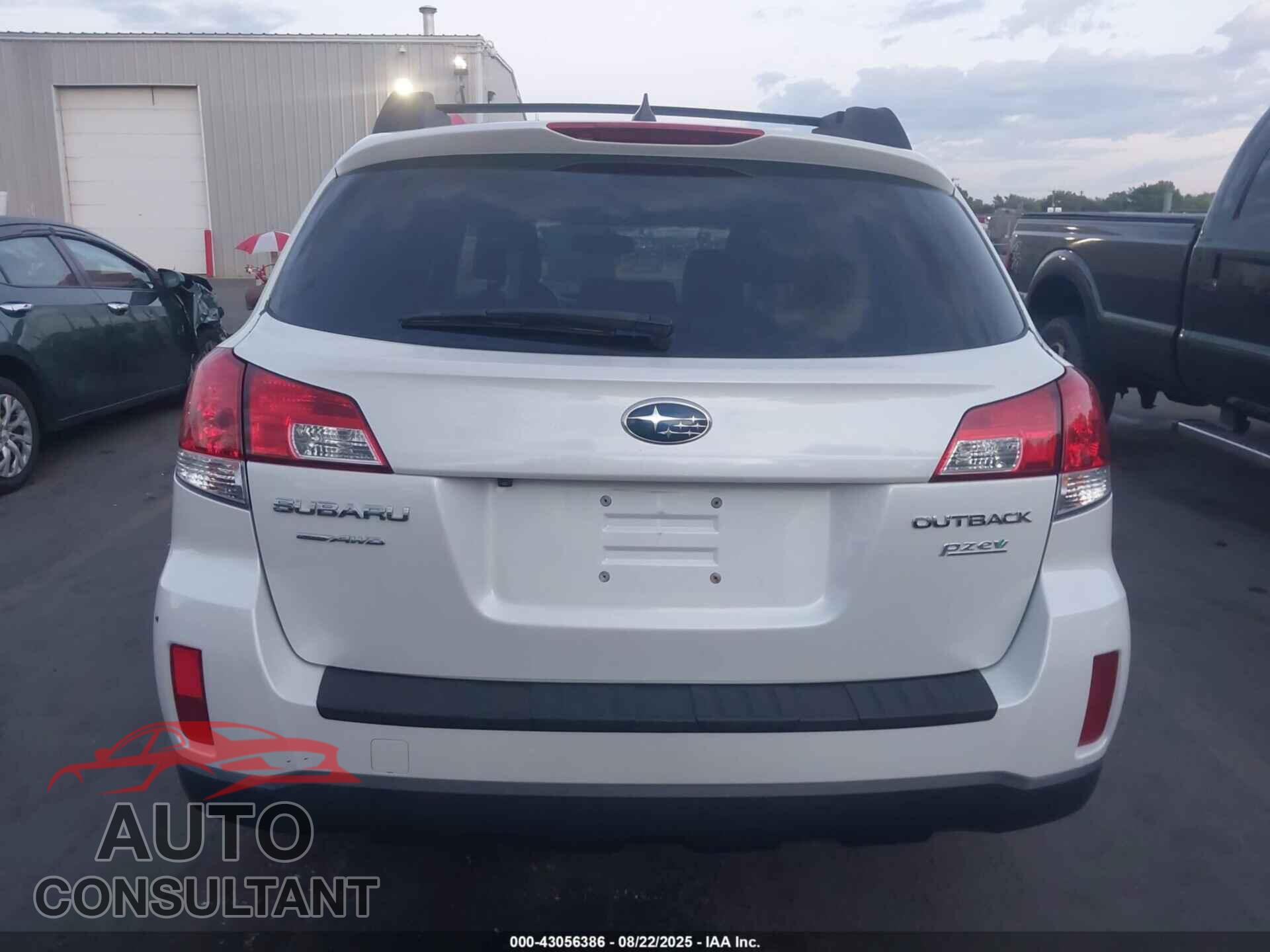 SUBARU OUTBACK 2014 - 4S4BRBLC8E3211187
