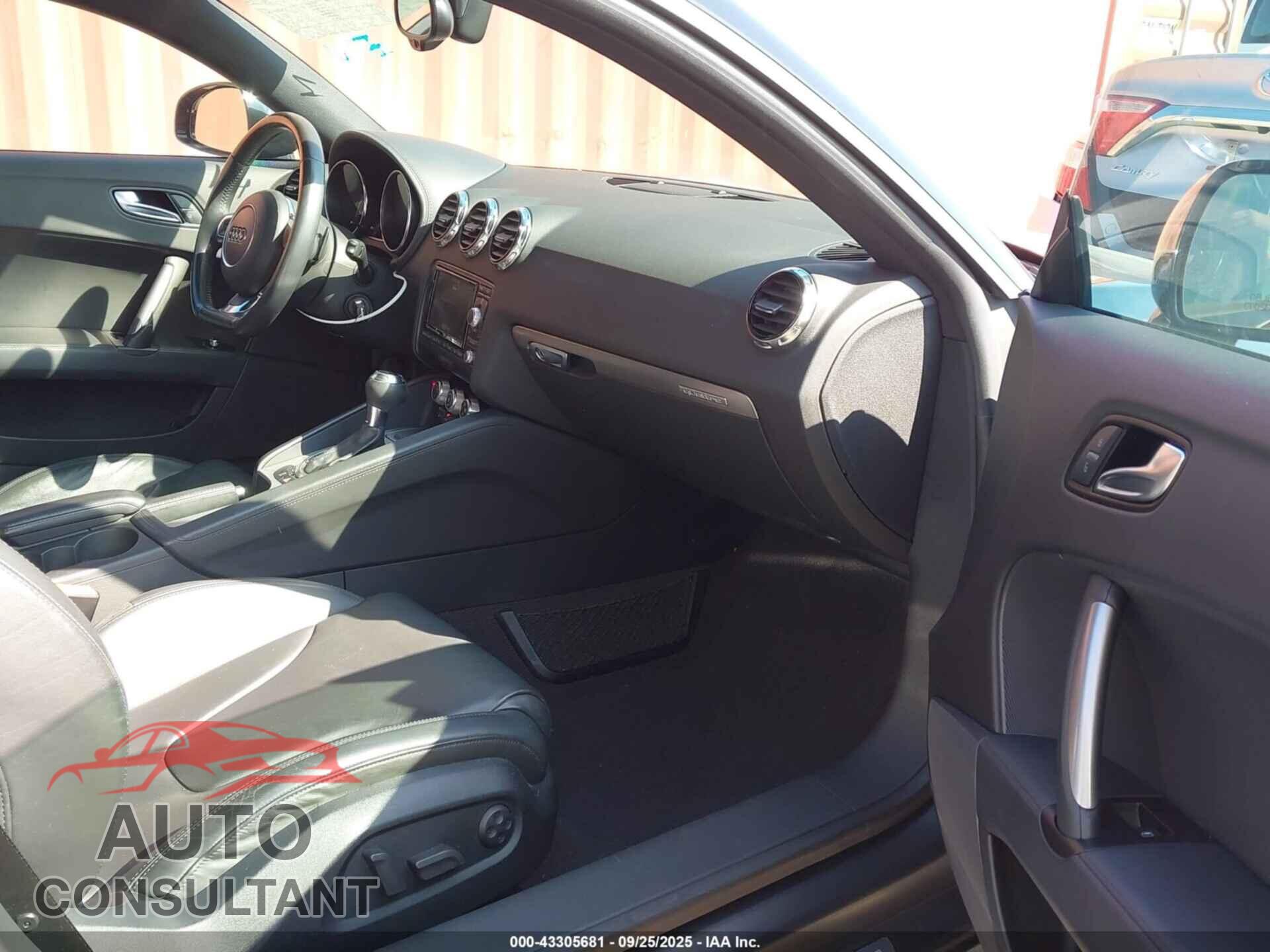 AUDI TT 2012 - TRUBFAFK8C1008566