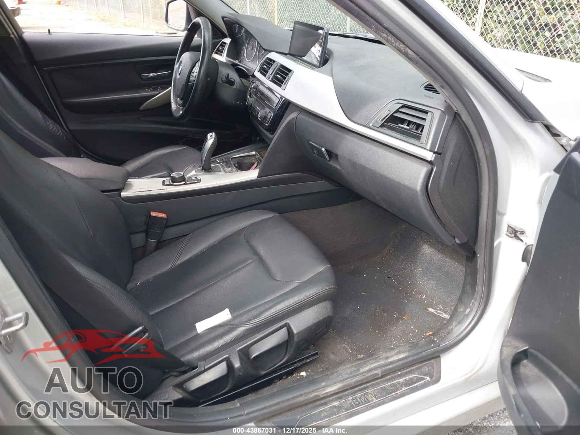 BMW 320I 2016 - WBA8E1G57GNU10400