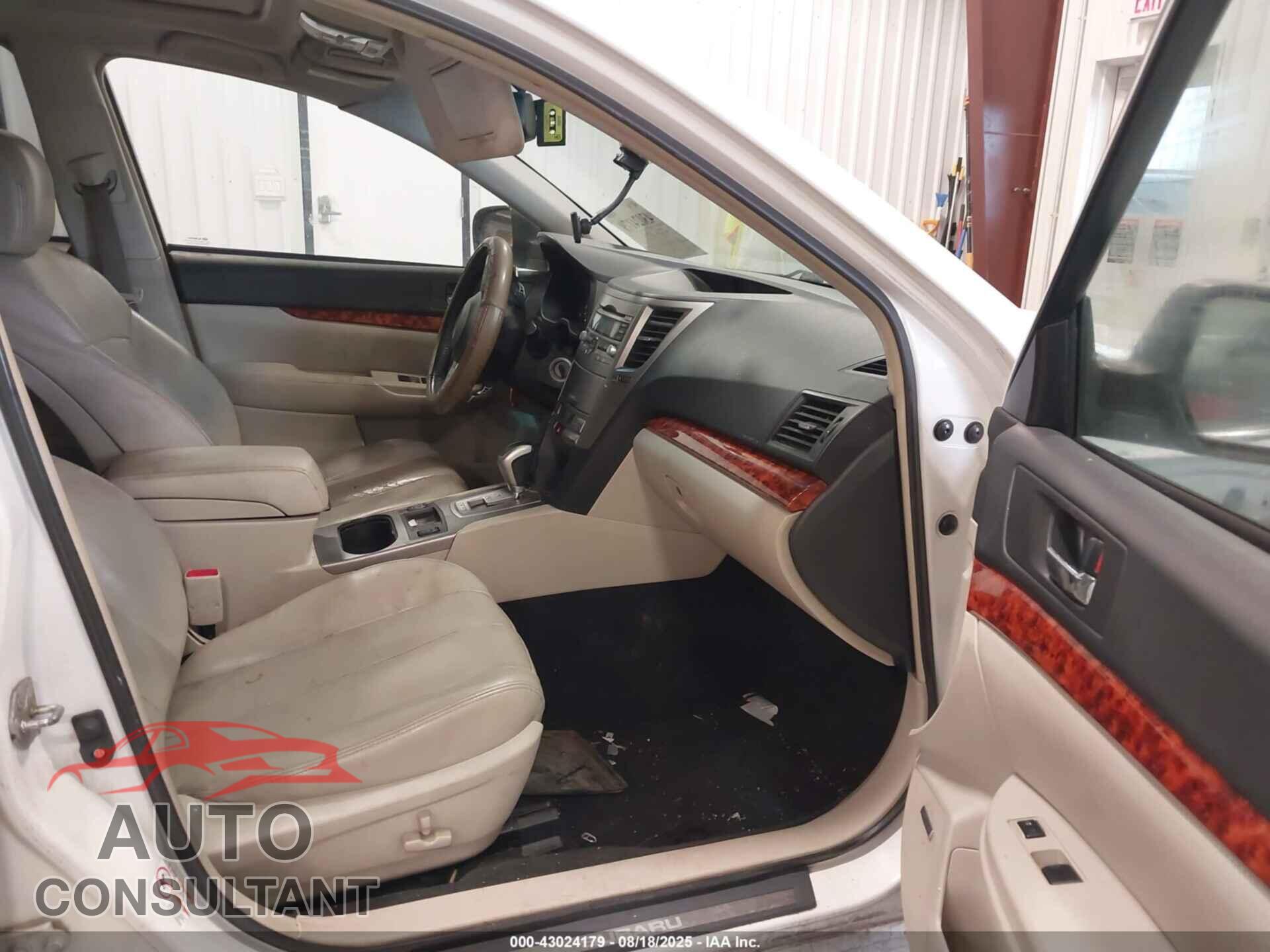 SUBARU OUTBACK 2011 - 4S4BRBKC2B3354455
