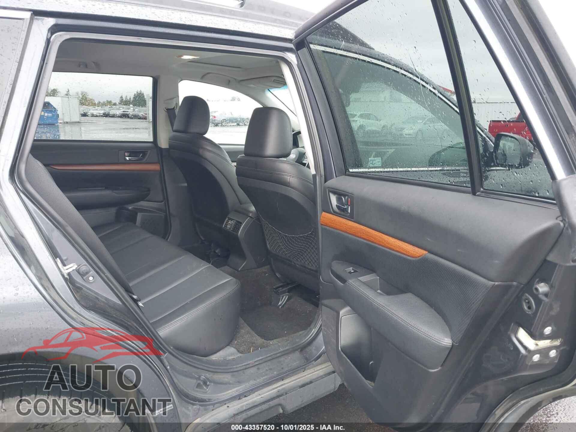 SUBARU OUTBACK 2013 - 4S4BRBPC2D3221903