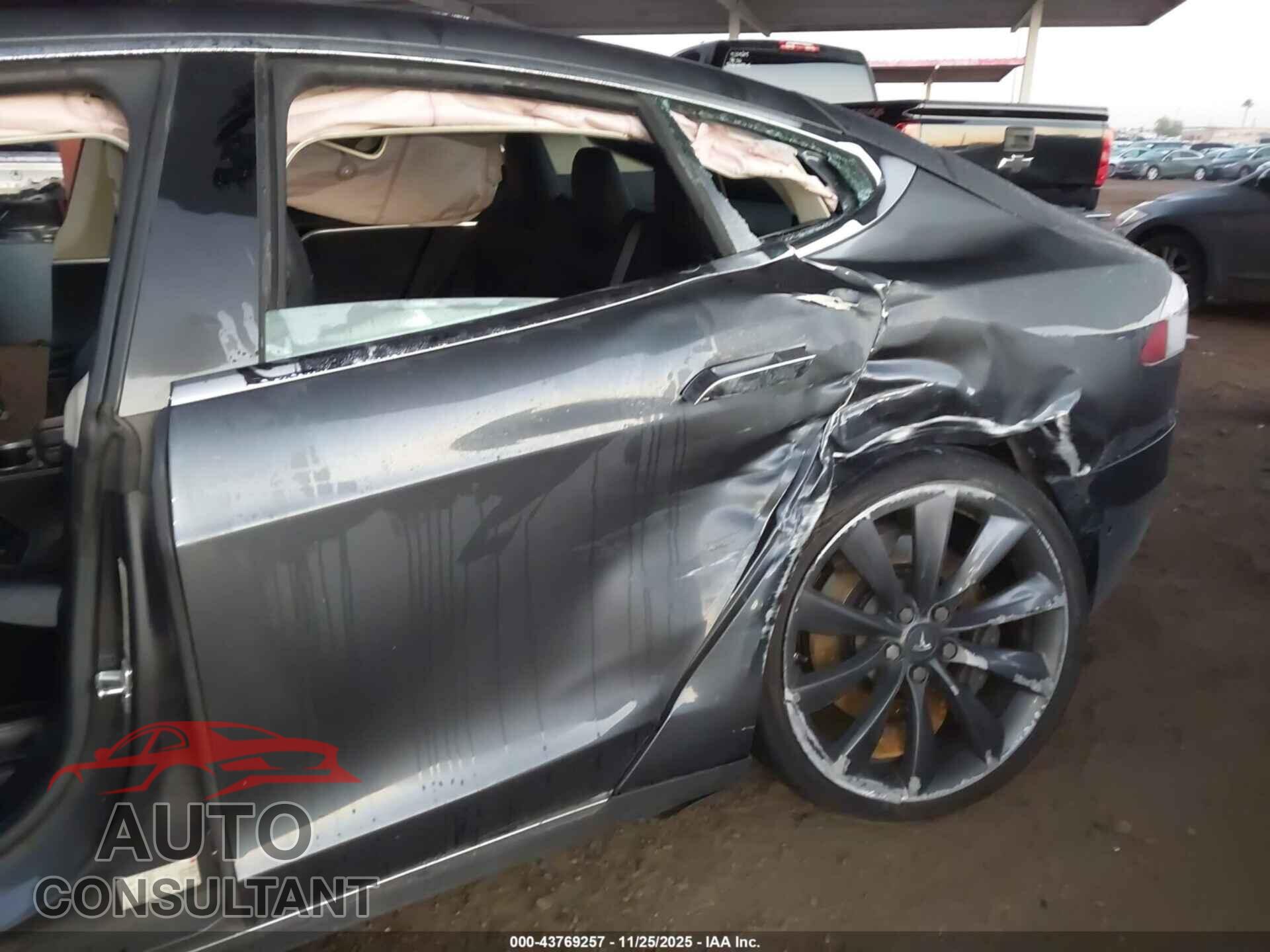 TESLA MODEL S 2015 - 5YJSA1E2XFF116080