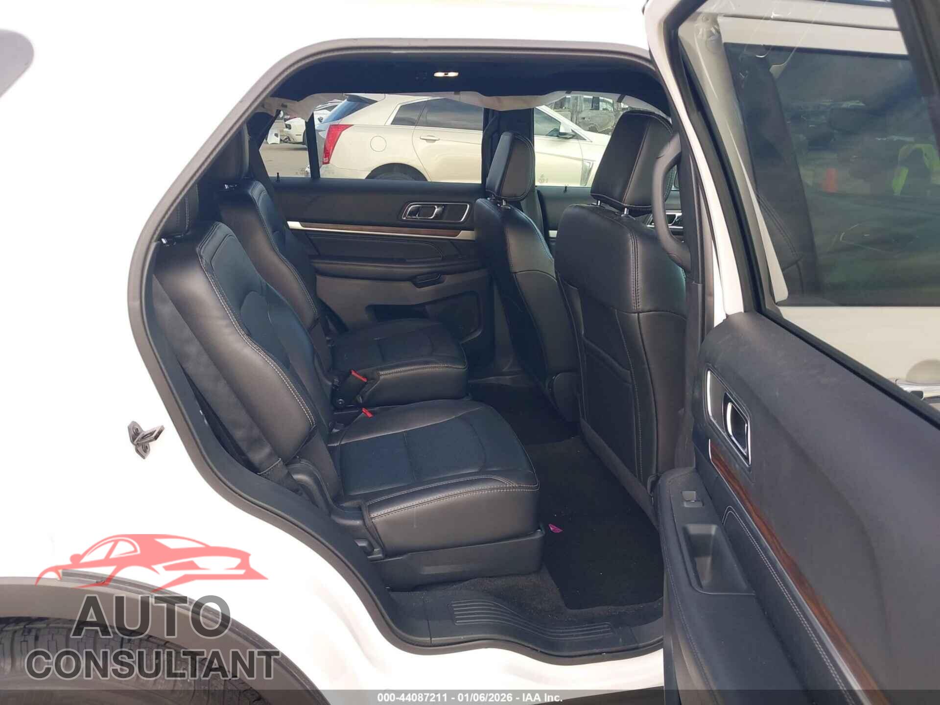 FORD EXPLORER 2018 - 1FM5K7F83JGB77619