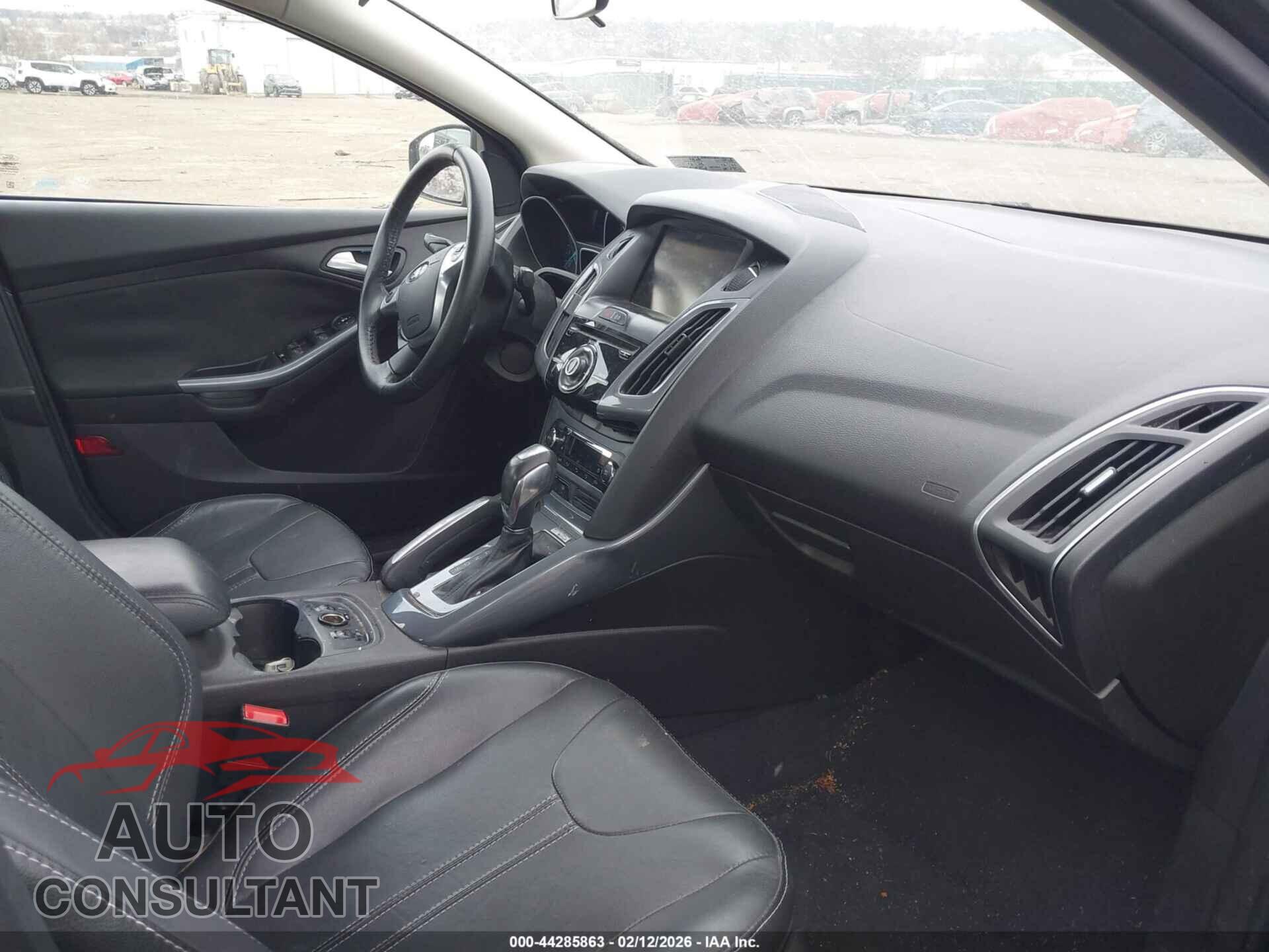 FORD FOCUS 2014 - 01FADP328EL102757