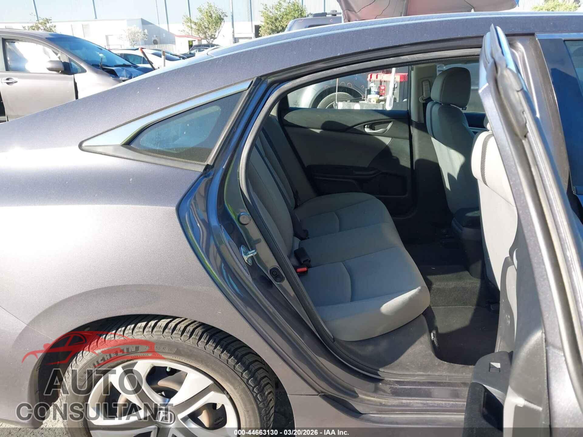 HONDA CIVIC 2017 - 2HGFC2F55HH512507
