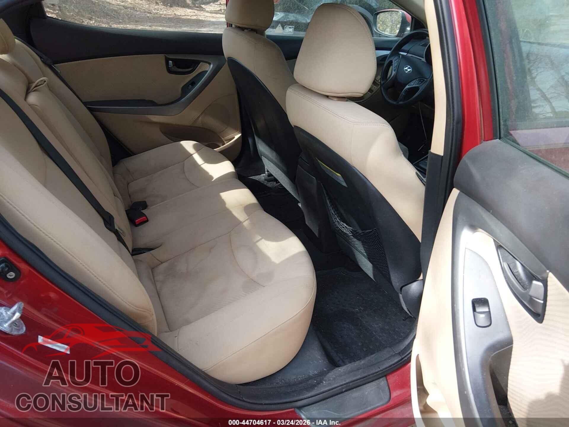 HYUNDAI ELANTRA 2013 - KMHDH4AE6DU577105