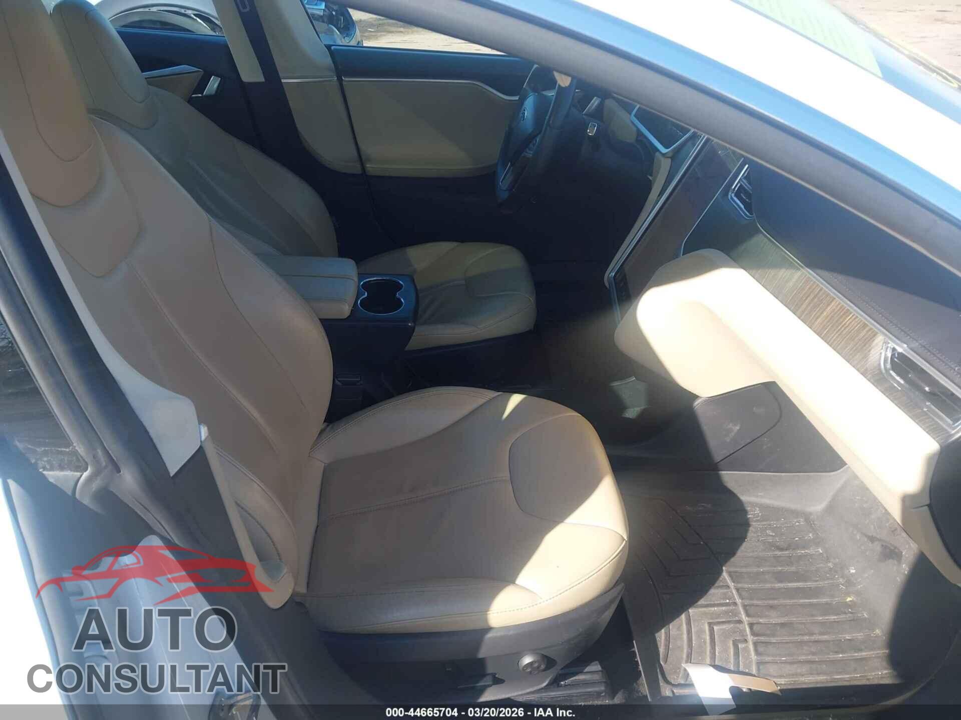 TESLA MODEL S 2013 - 5YJSA1CG2DFP08293