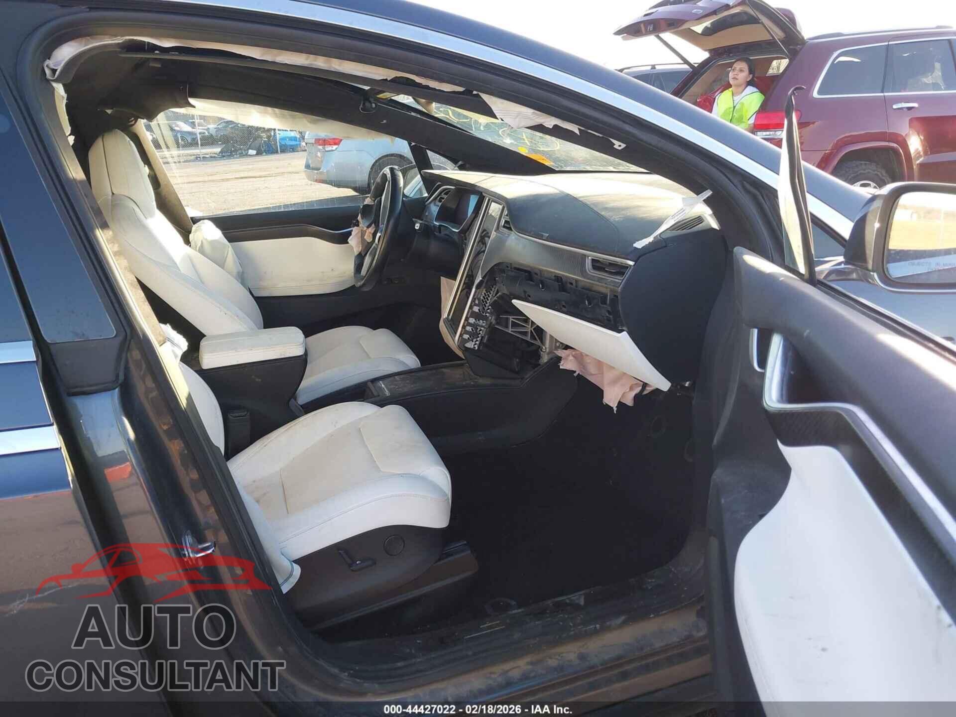 TESLA MODEL X 2018 - 5YJXCBE45JF089774