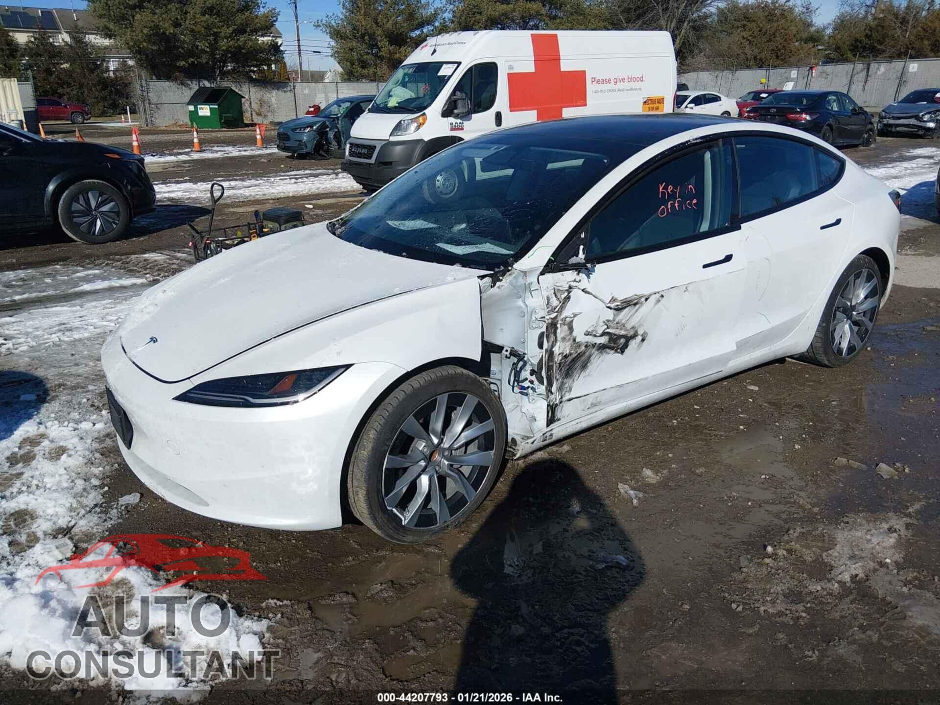 TESLA MODEL 3 2024 - 5YJ3E1EA4RF822675