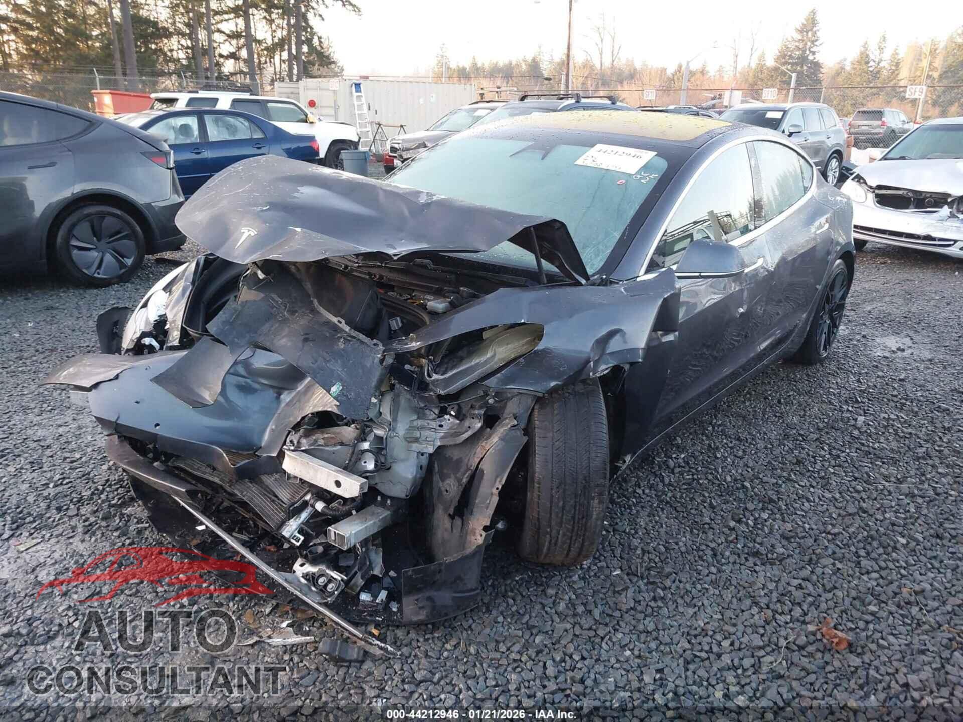 TESLA MODEL 3 2018 - 5YJ3E1EB5JF089789