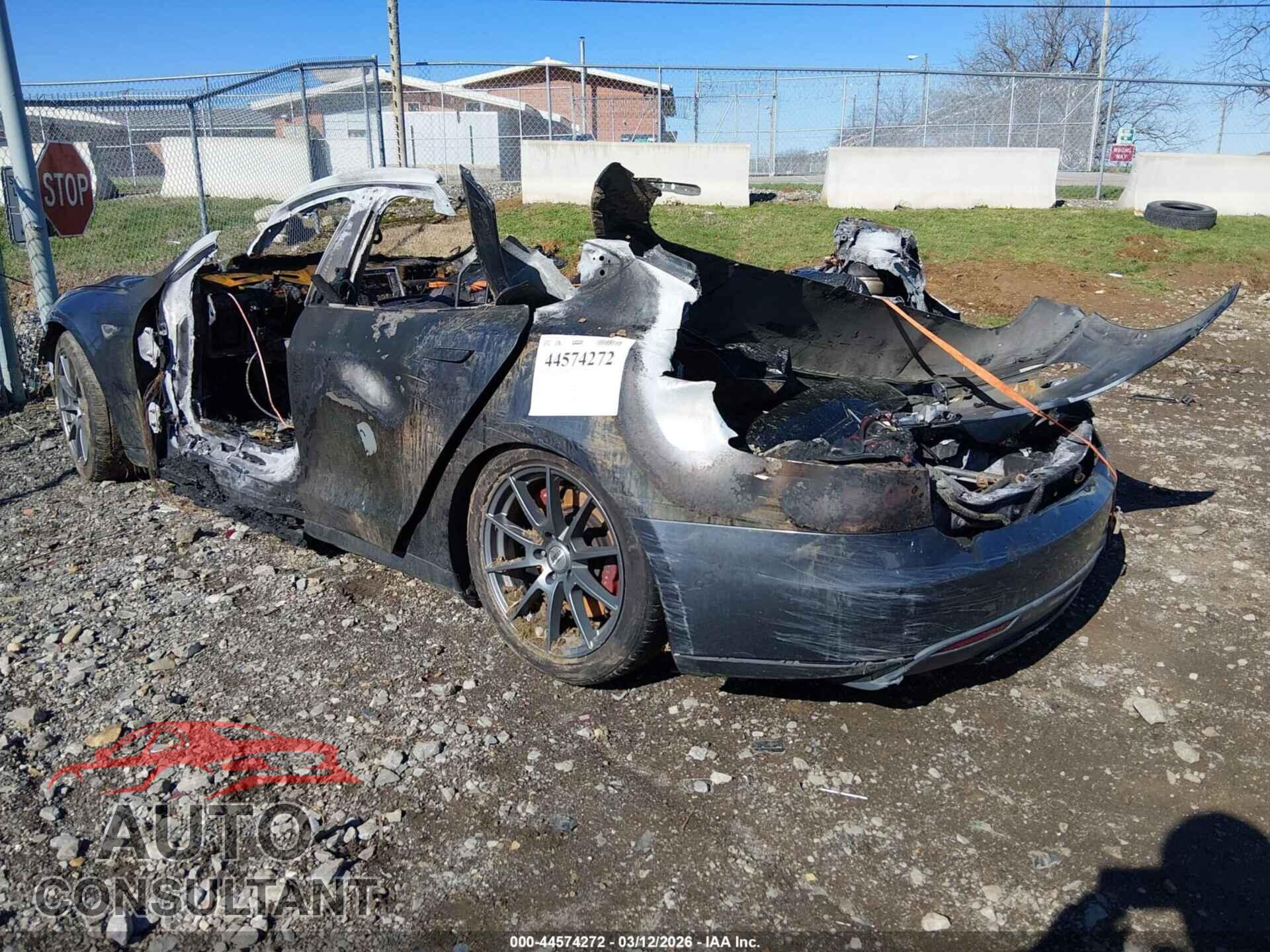 TESLA MODEL S 2015 - 5YJSA1H25FF084490
