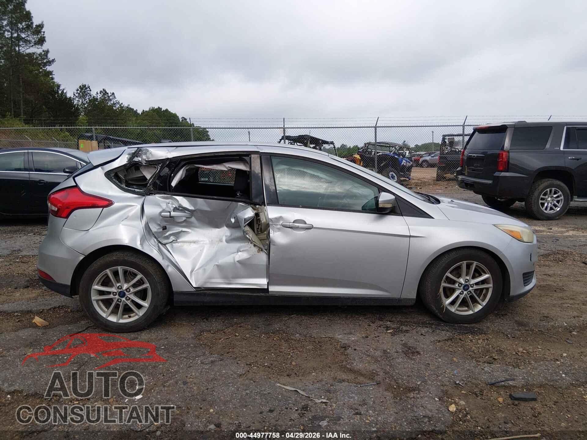 FORD FOCUS 2017 - 1FADP3K29HL225191