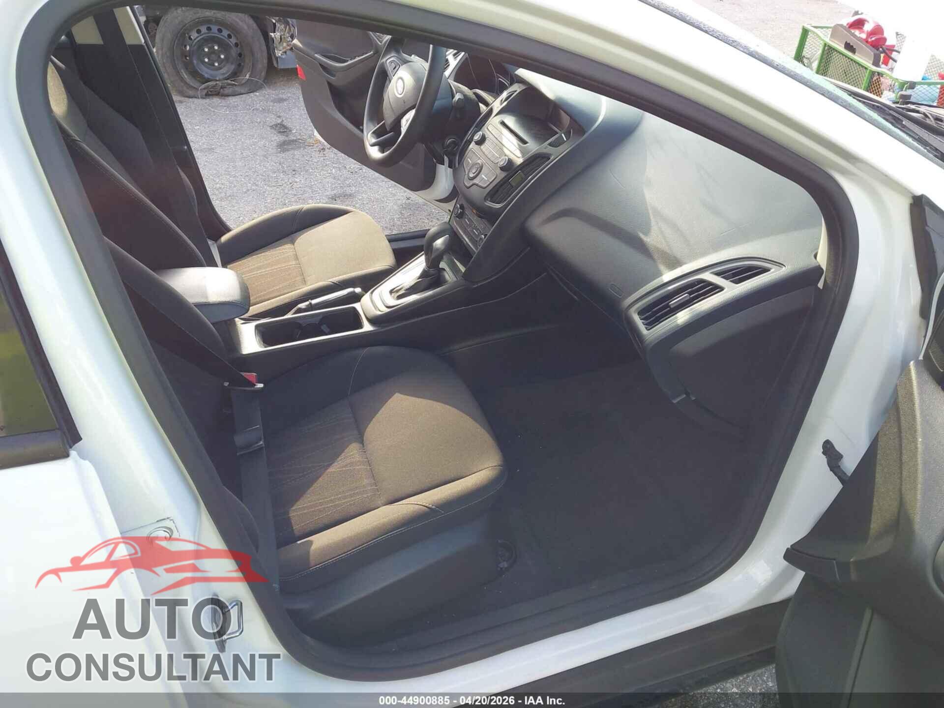 FORD FOCUS 2017 - 1FADP3F25HL231354