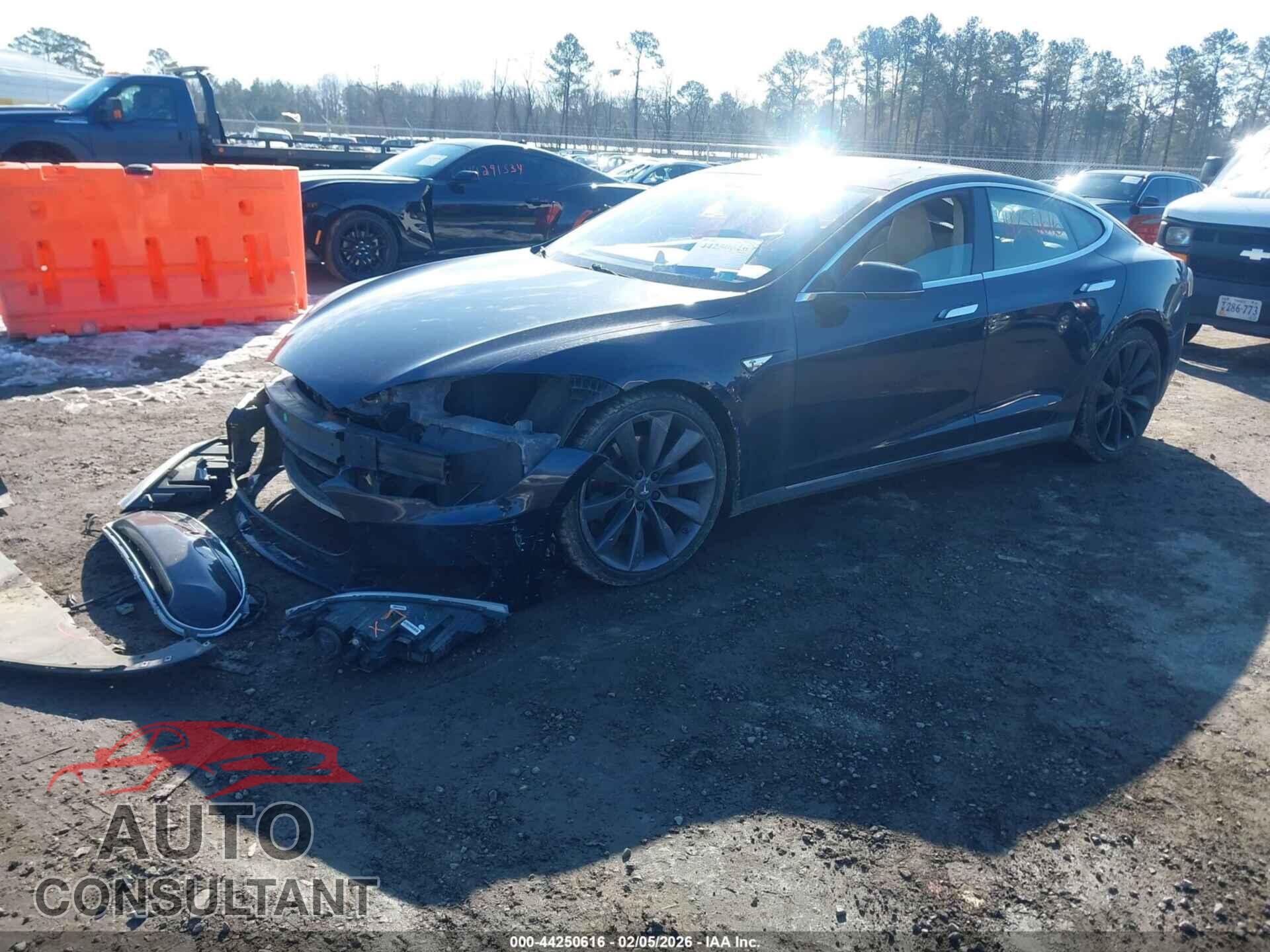 TESLA MODEL S 2012 - 5YJSA1CP3CFP01528