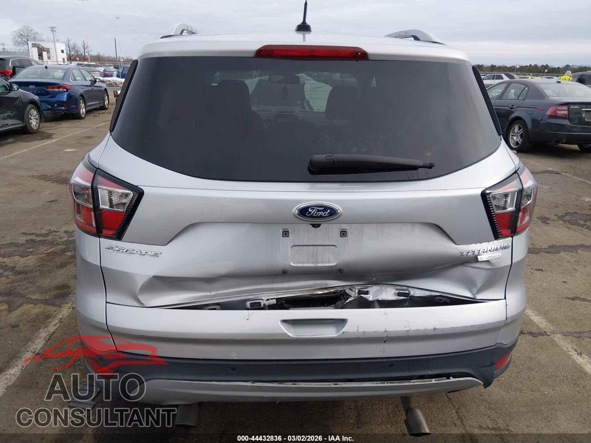 FORD ESCAPE 2017 - 1FMCU0JD1HUC71748