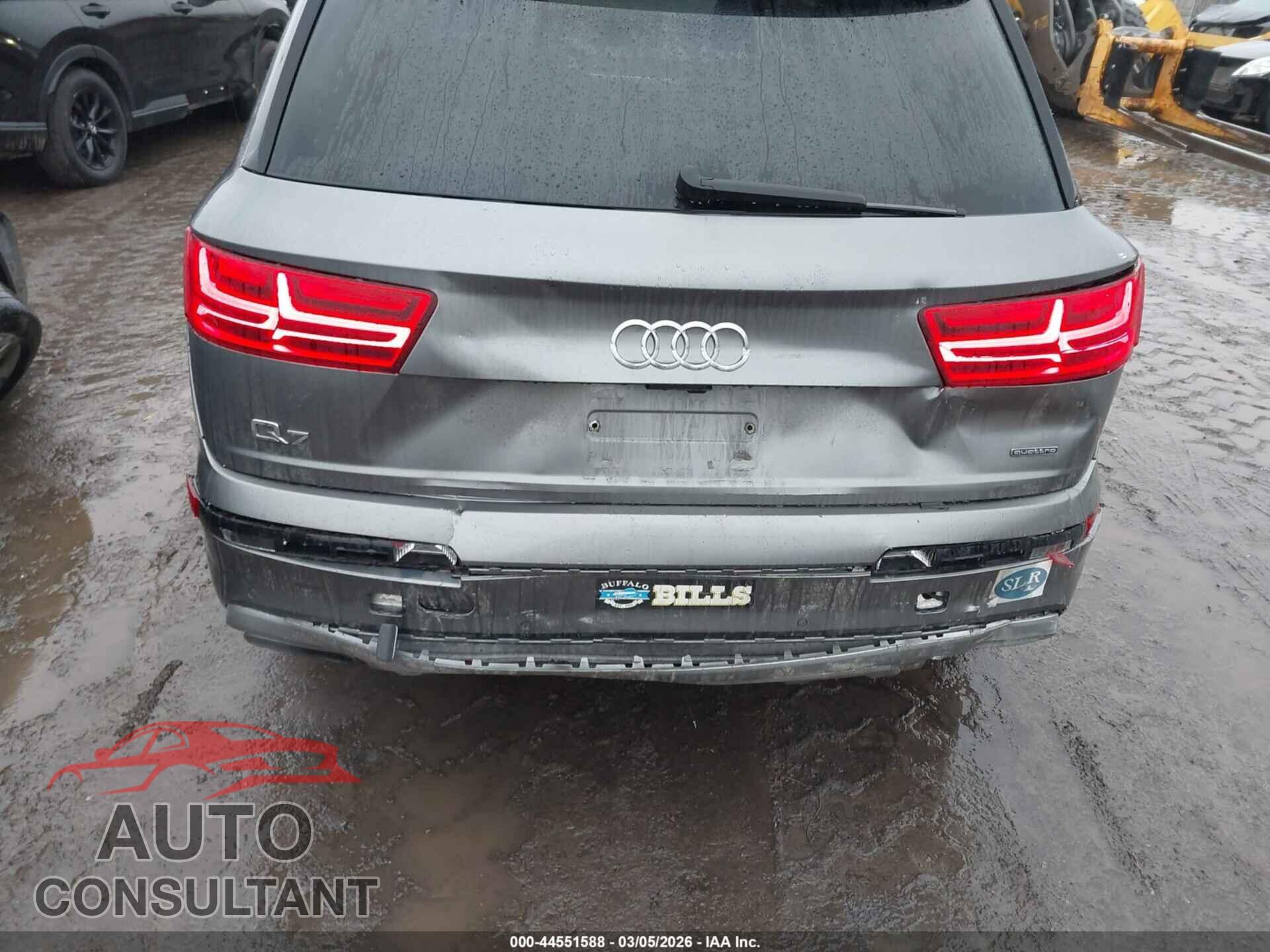 AUDI Q7 2018 - WA1LHAF77JD004857