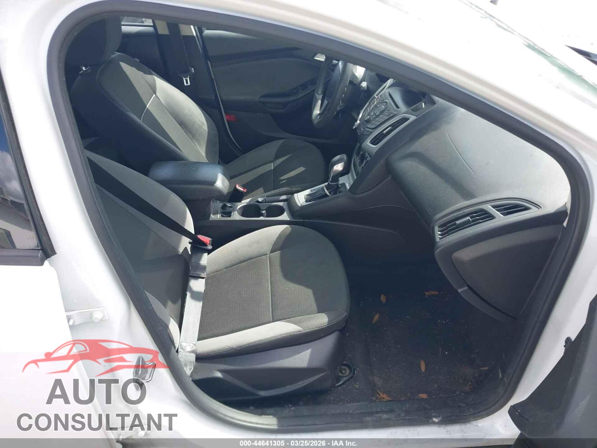 FORD FOCUS 2014 - 1FADP3K2XEL180502