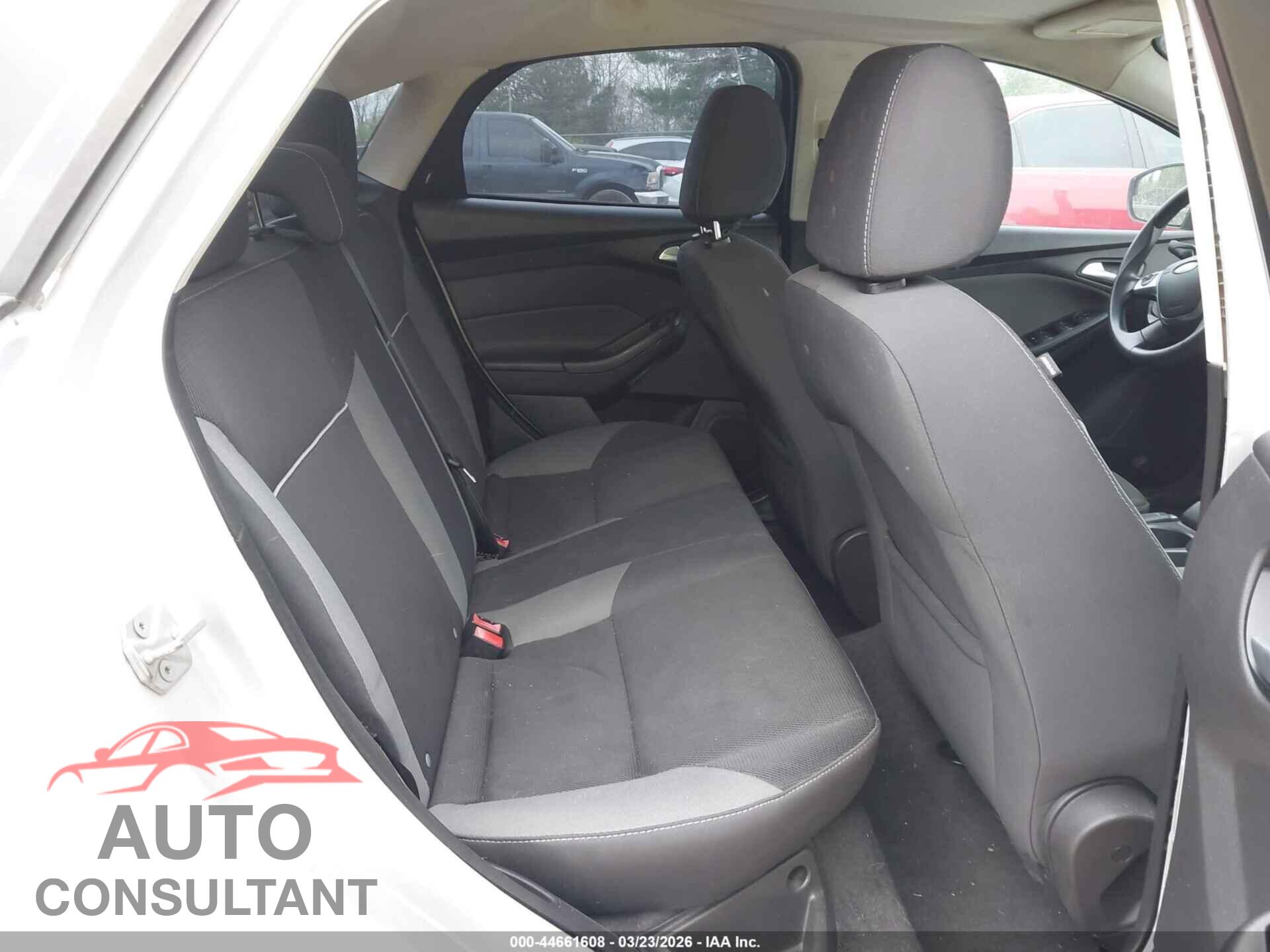 FORD FOCUS 2014 - 1FADP3F24EL324765