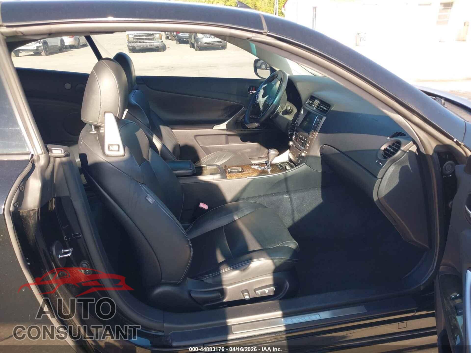 LEXUS IS 250C 2010 - JTHFF2C27A2506348