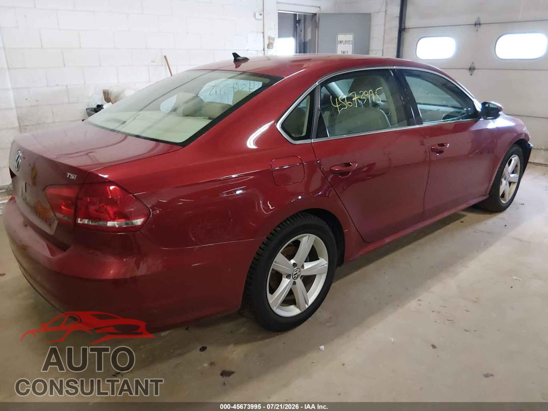 VOLKSWAGEN PASSAT 2015 - 1VWAT7A34FC092425