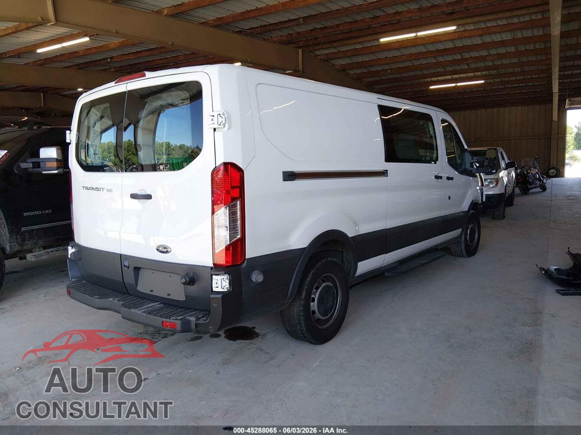 FORD TRANSIT-150 2016 - 1FTYE2YM8GKB00367