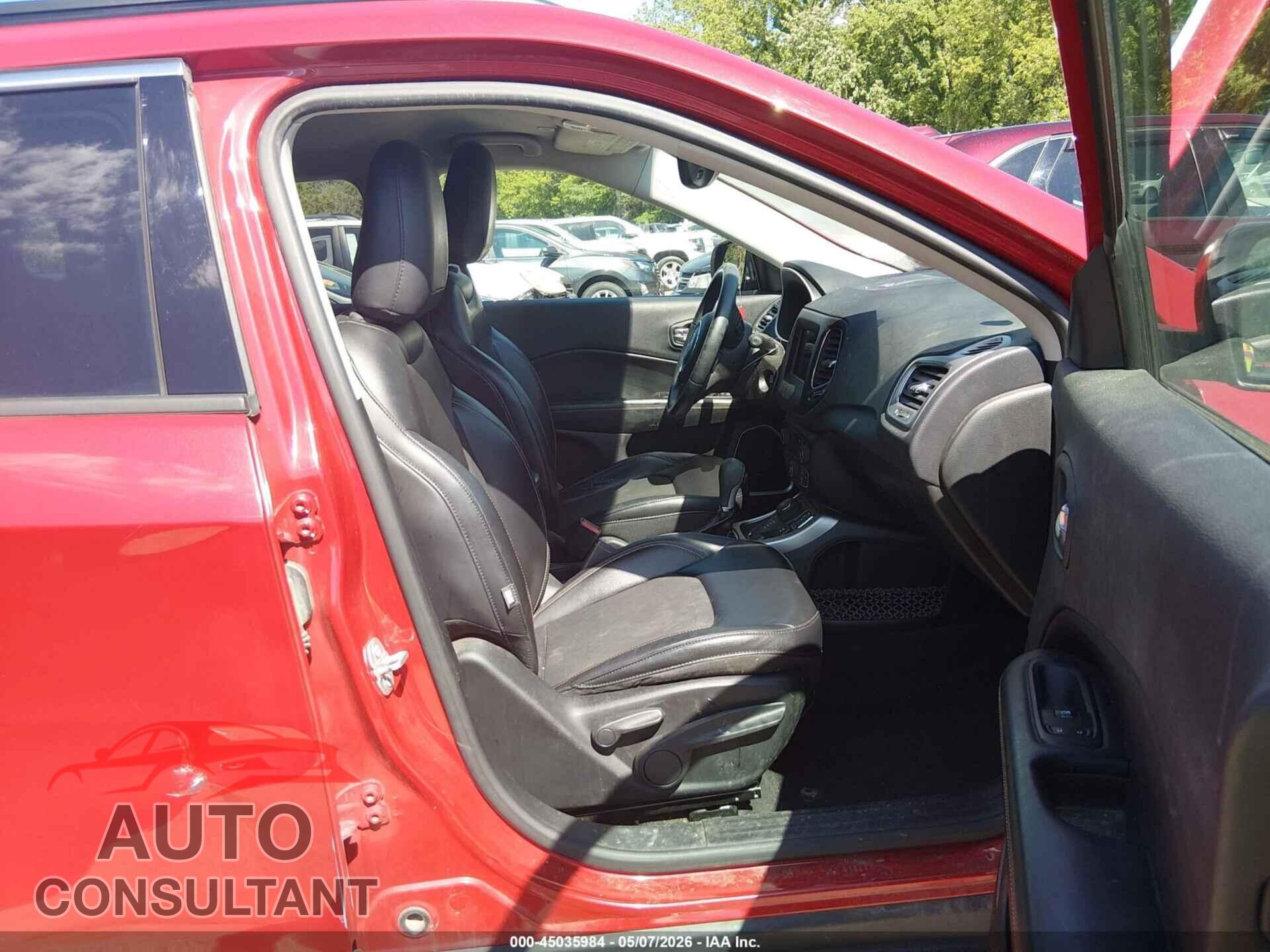 JEEP COMPASS 2018 - 3C4NJDBB2JT111940