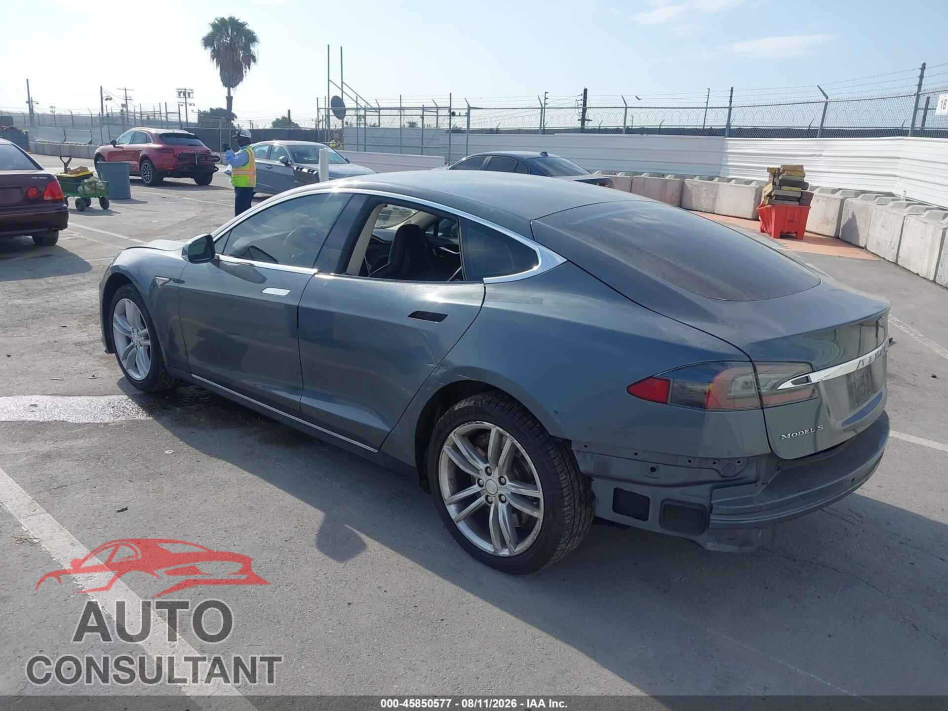 TESLA MODEL S 2013 - 5YJSA1CG1DFP27255