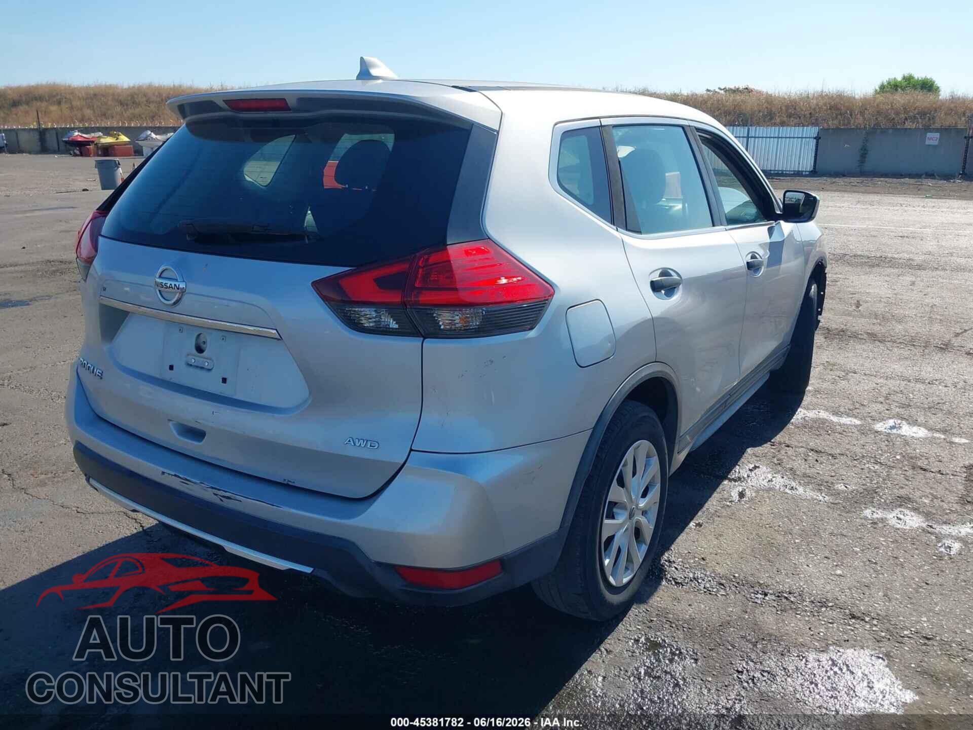 NISSAN ROGUE 2017 - KNMAT2MVXHP527043
