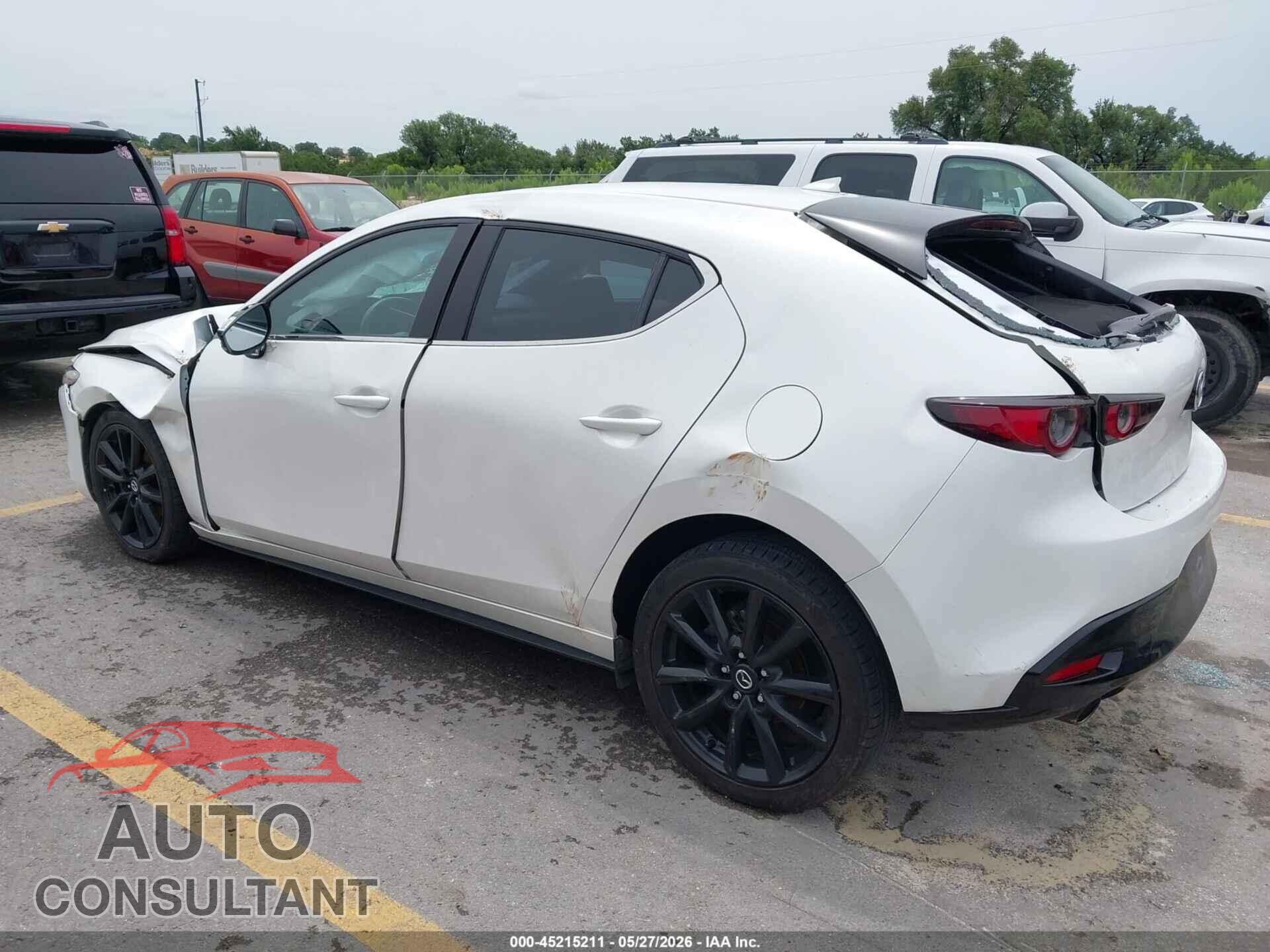 MAZDA MAZDA3 2021 - JM1BPAML7M1402628