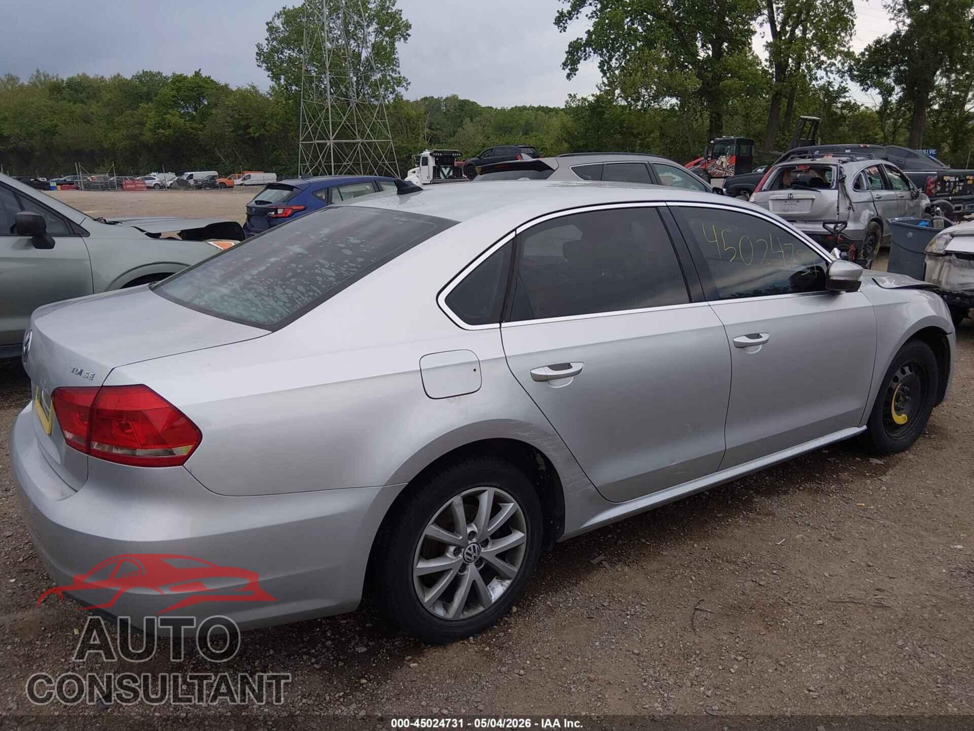 VOLKSWAGEN PASSAT 2015 - 1VWBV7A31FC020760