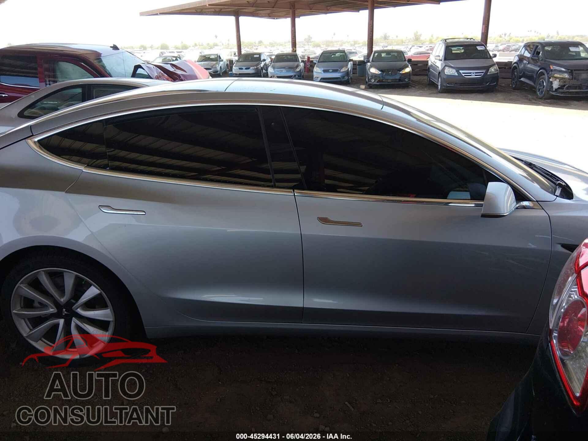 TESLA MODEL 3 2018 - 5YJ3E1EA5JF098466