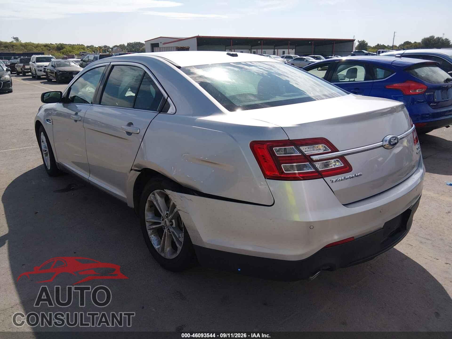 FORD TAURUS 2018 - 1FAHP2E87JG115816