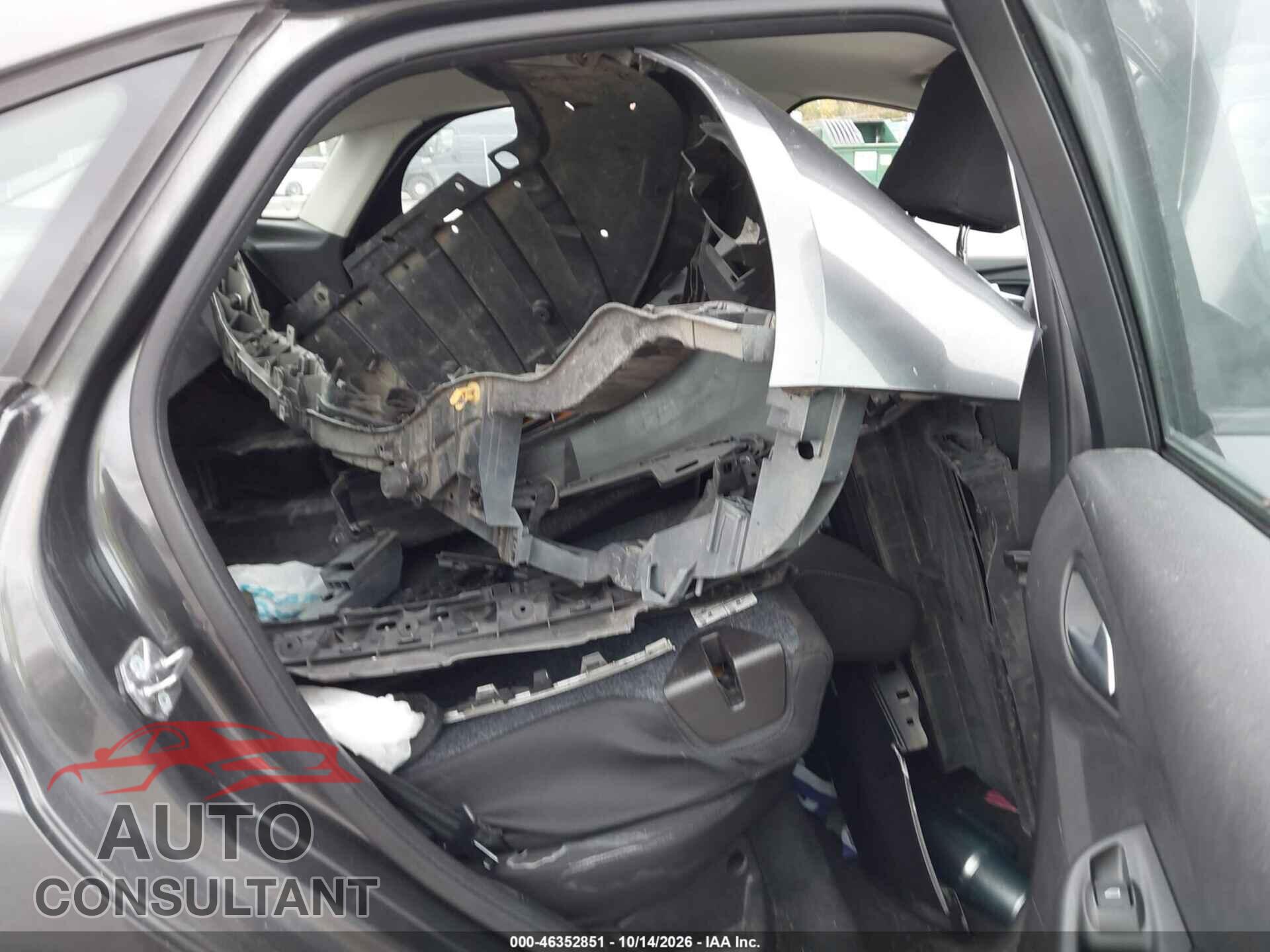 FORD FOCUS 2015 - 1FADP3F28FL203786