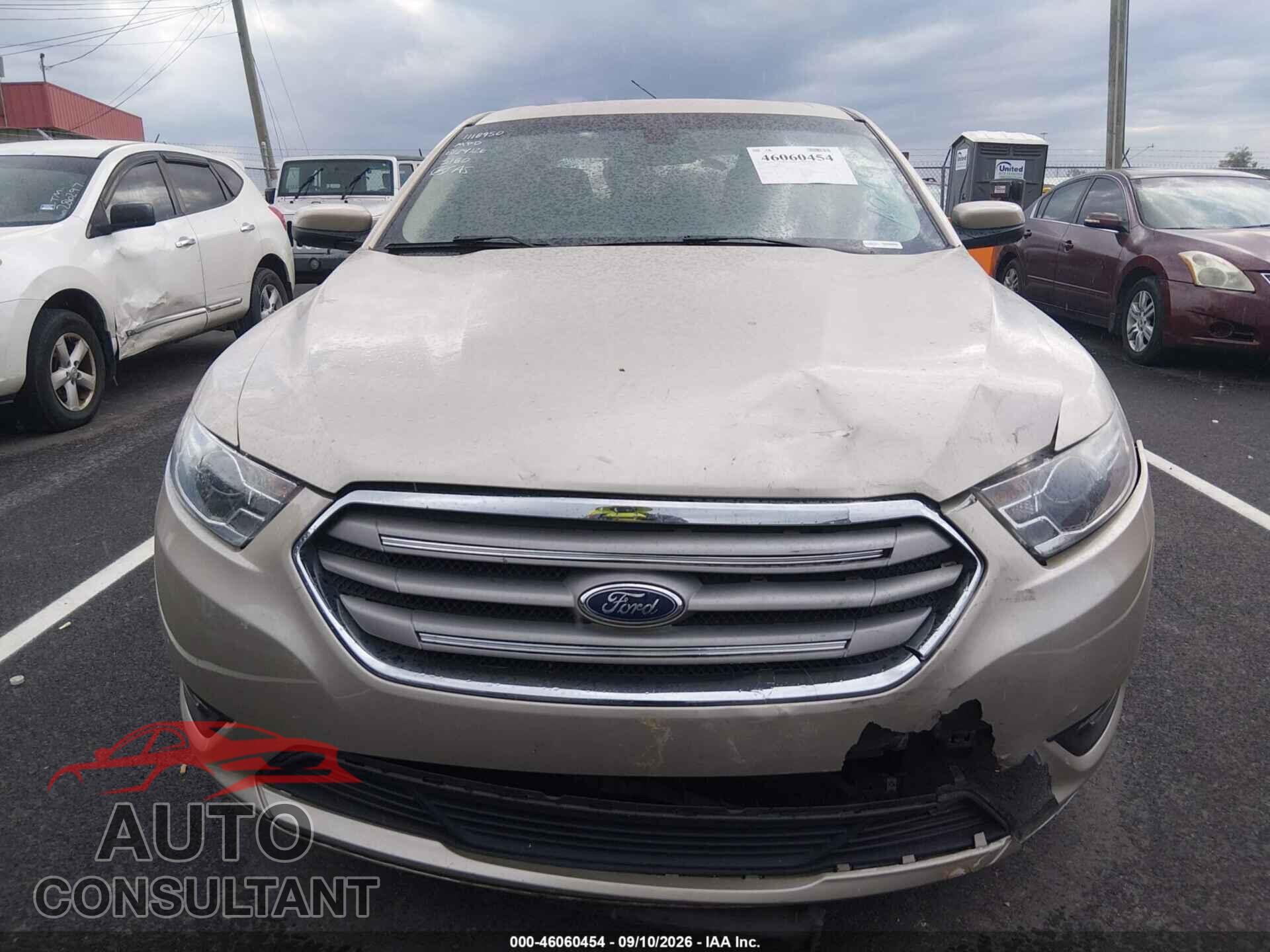 FORD TAURUS 2017 - 1FAHP2E81HG105180