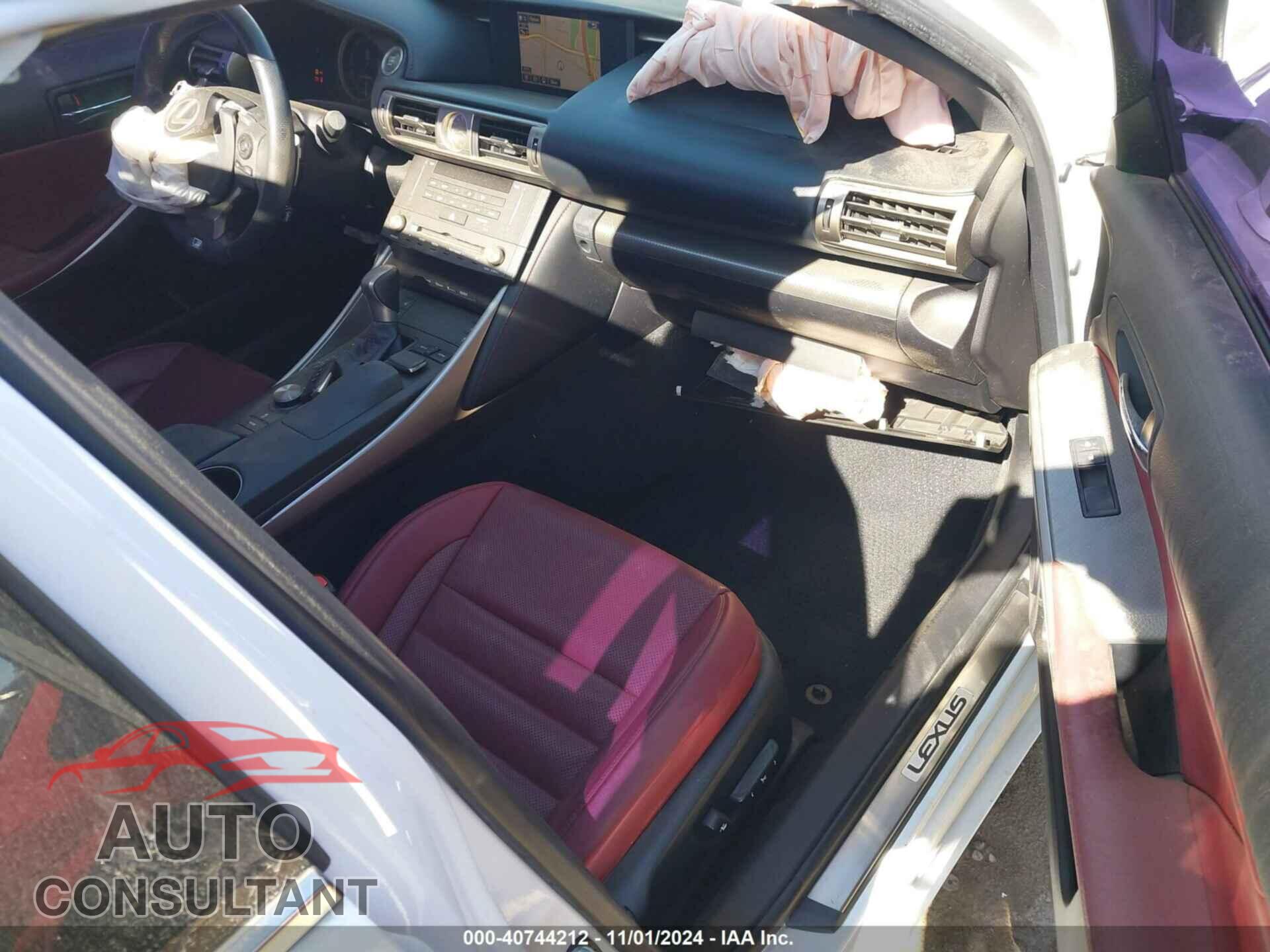 LEXUS IS 250 2015 - JTHBF1D28F5064001
