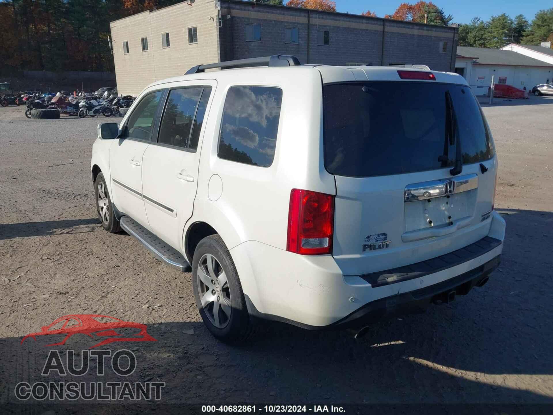 HONDA PILOT 2015 - 5FNYF4H95FB014109