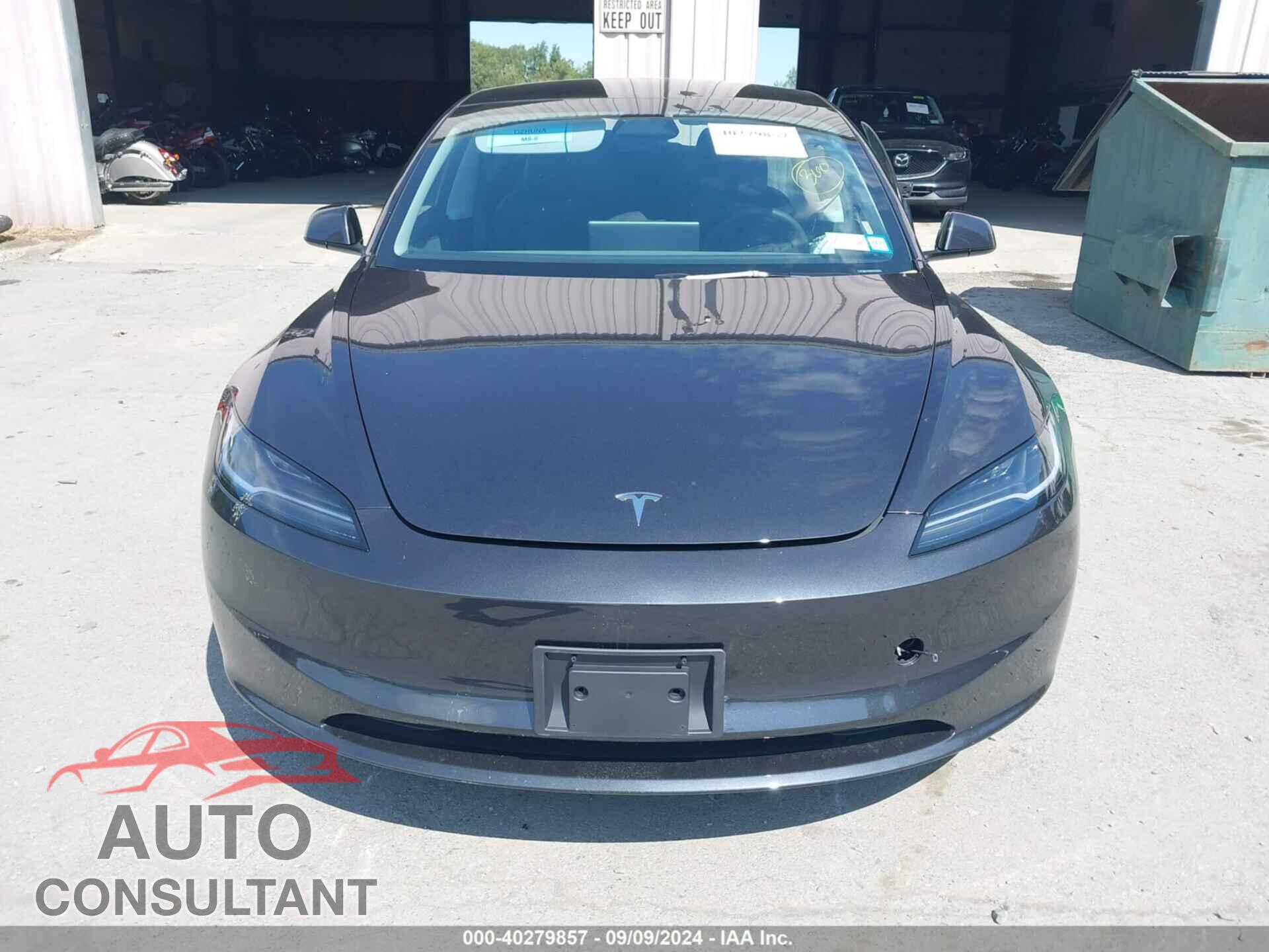 TESLA MODEL 3 2024 - 5YJ3E1EA9RF772243