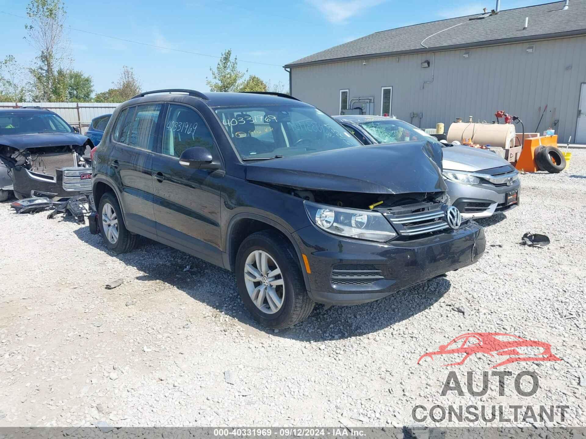 VOLKSWAGEN TIGUAN 2017 - WVGBV7AX7HW512339