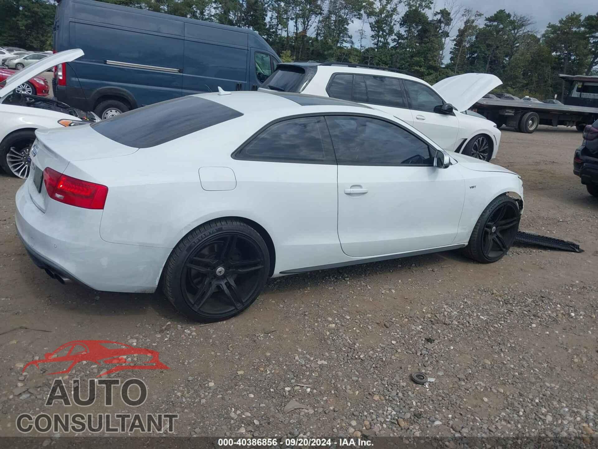 AUDI S5 2015 - WAUCGAFR8FA055106