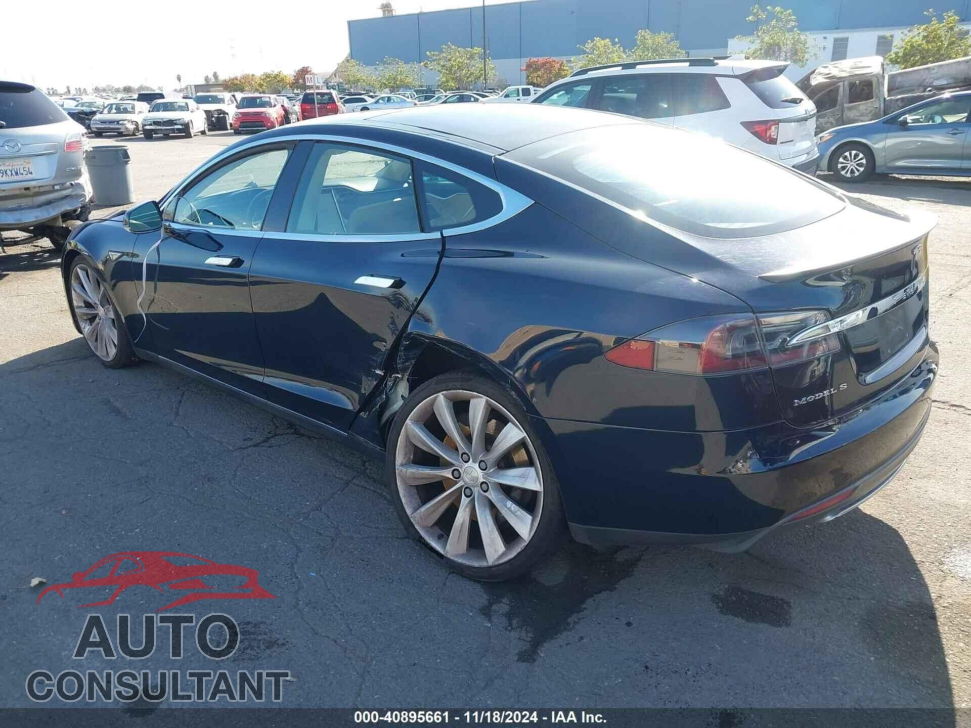 TESLA MODEL S 2013 - 5YJSA1DP5DFP17035
