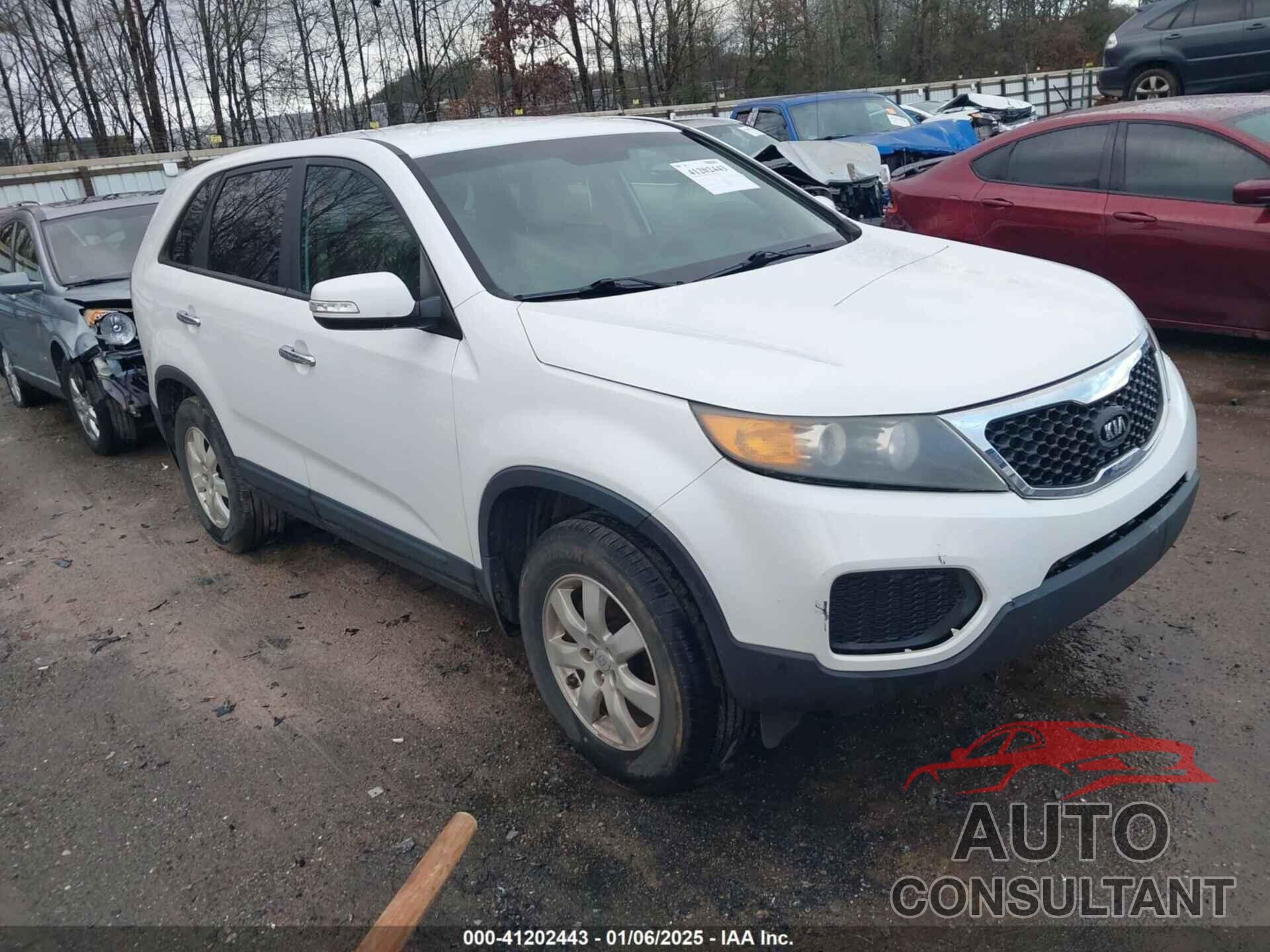 KIA SORENTO 2011 - 5XYKT3A14BG051197