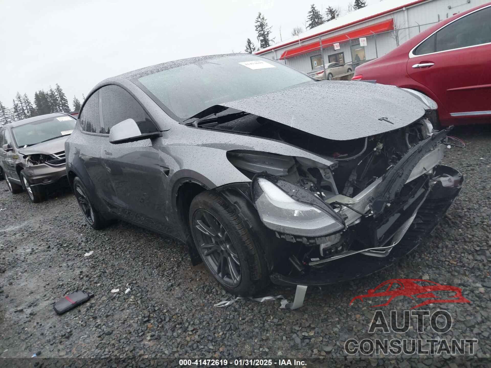 TESLA MODEL Y 2024 - 7SAYGAEE2RF186392