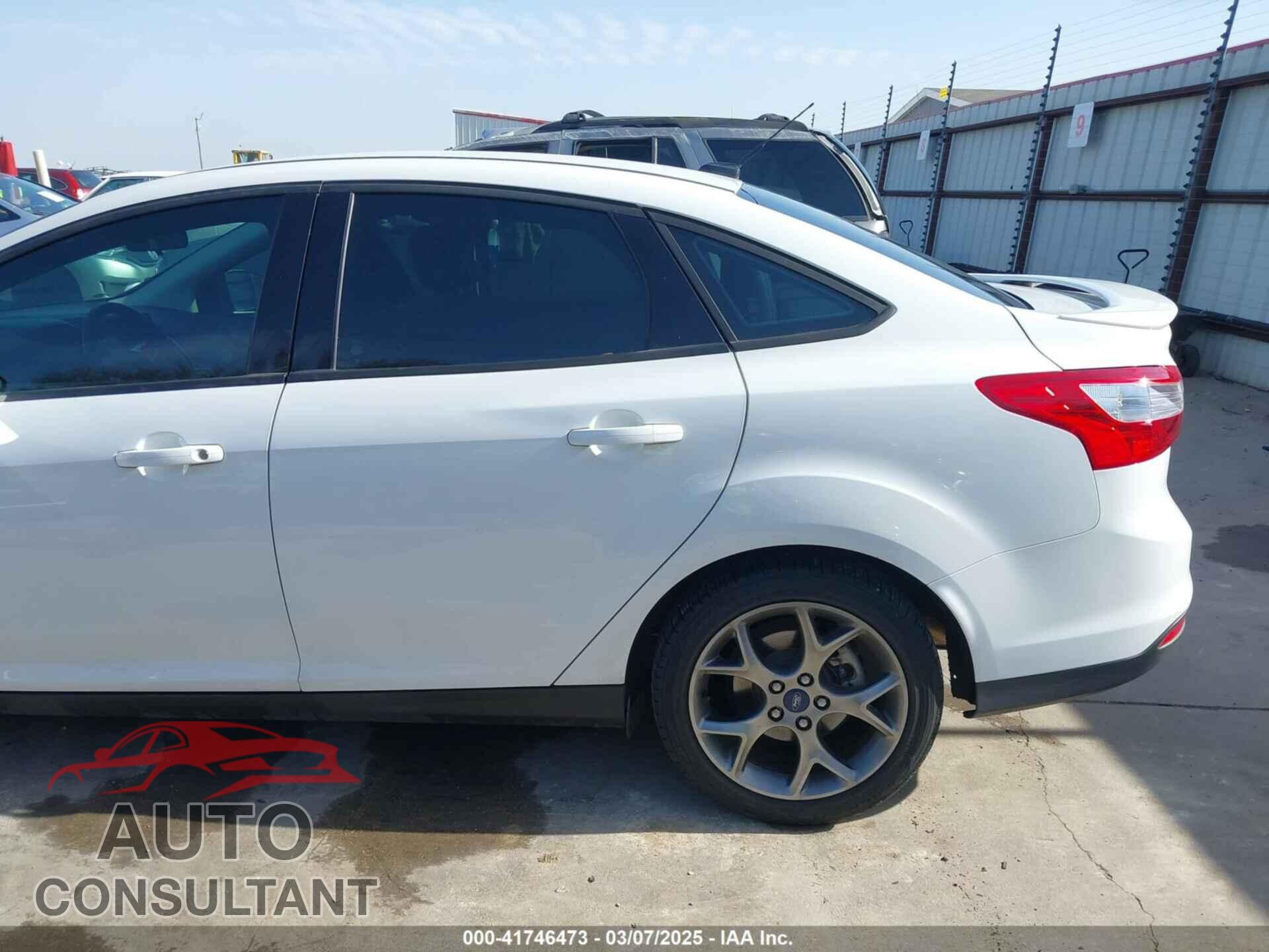 FORD FOCUS 2014 - 1FADP3F2XEL259873
