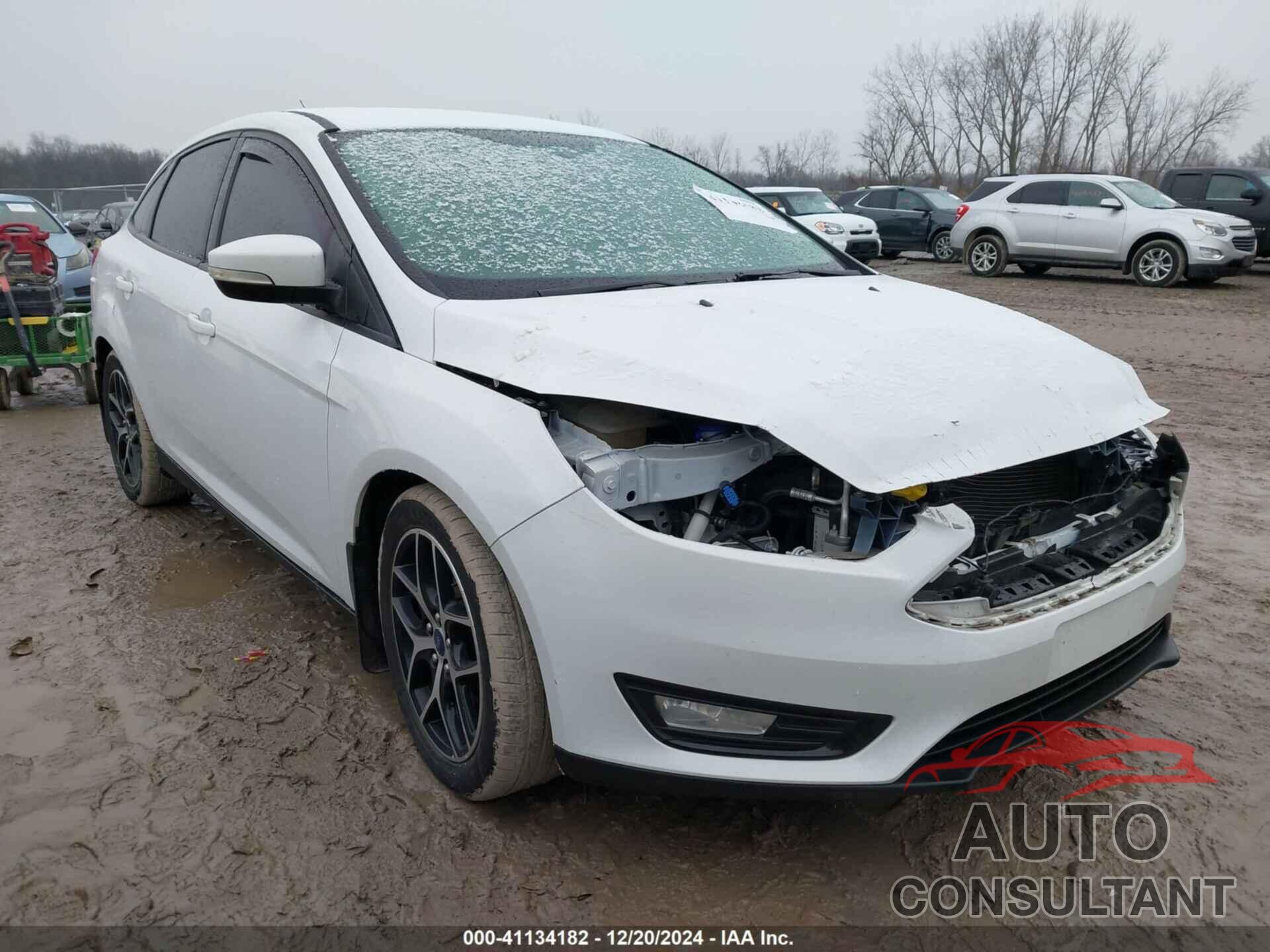 FORD FOCUS 2018 - 1FADP3FEXJL216137