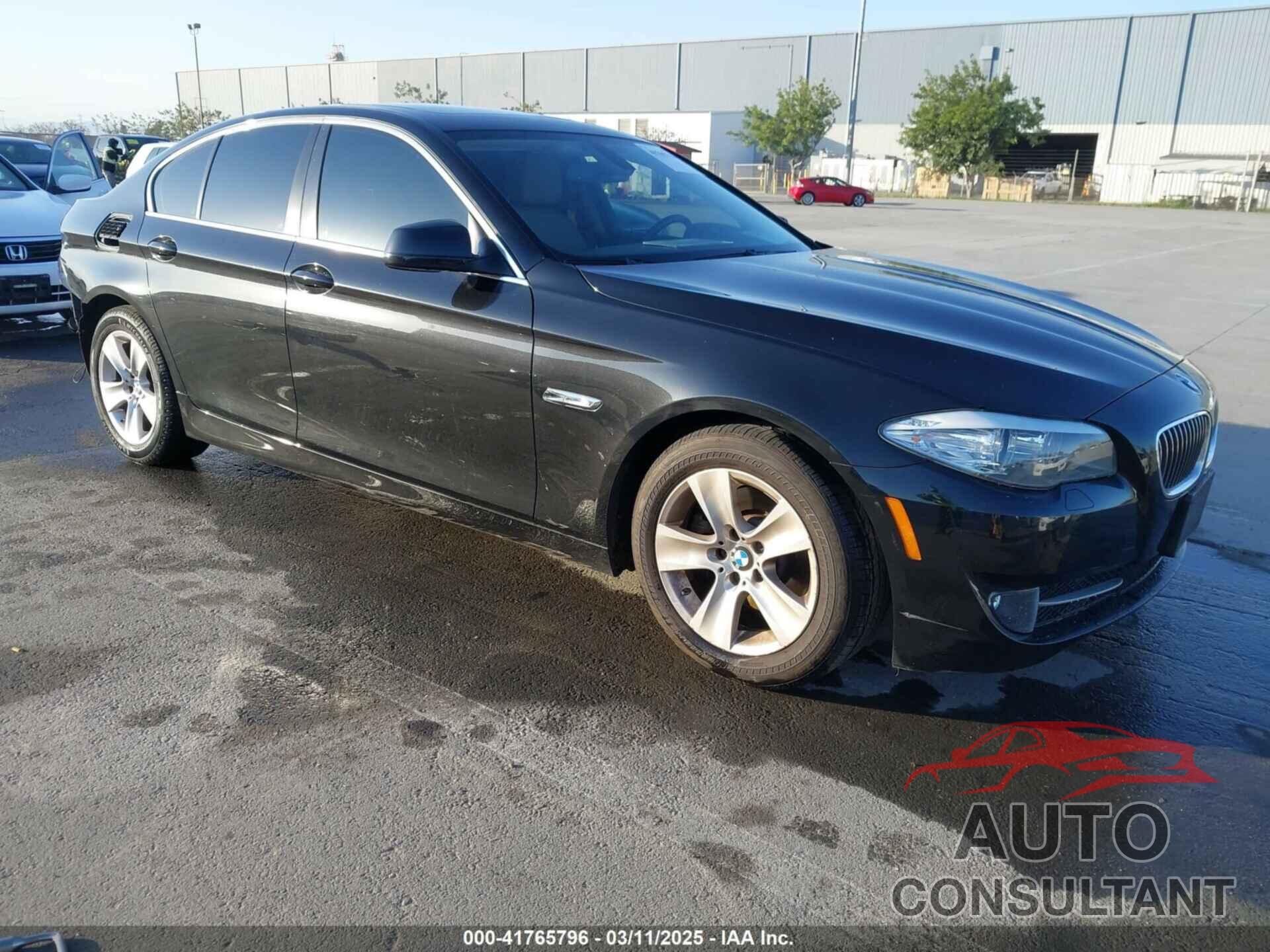 BMW 528I 2011 - WBAFR1C56BC745542